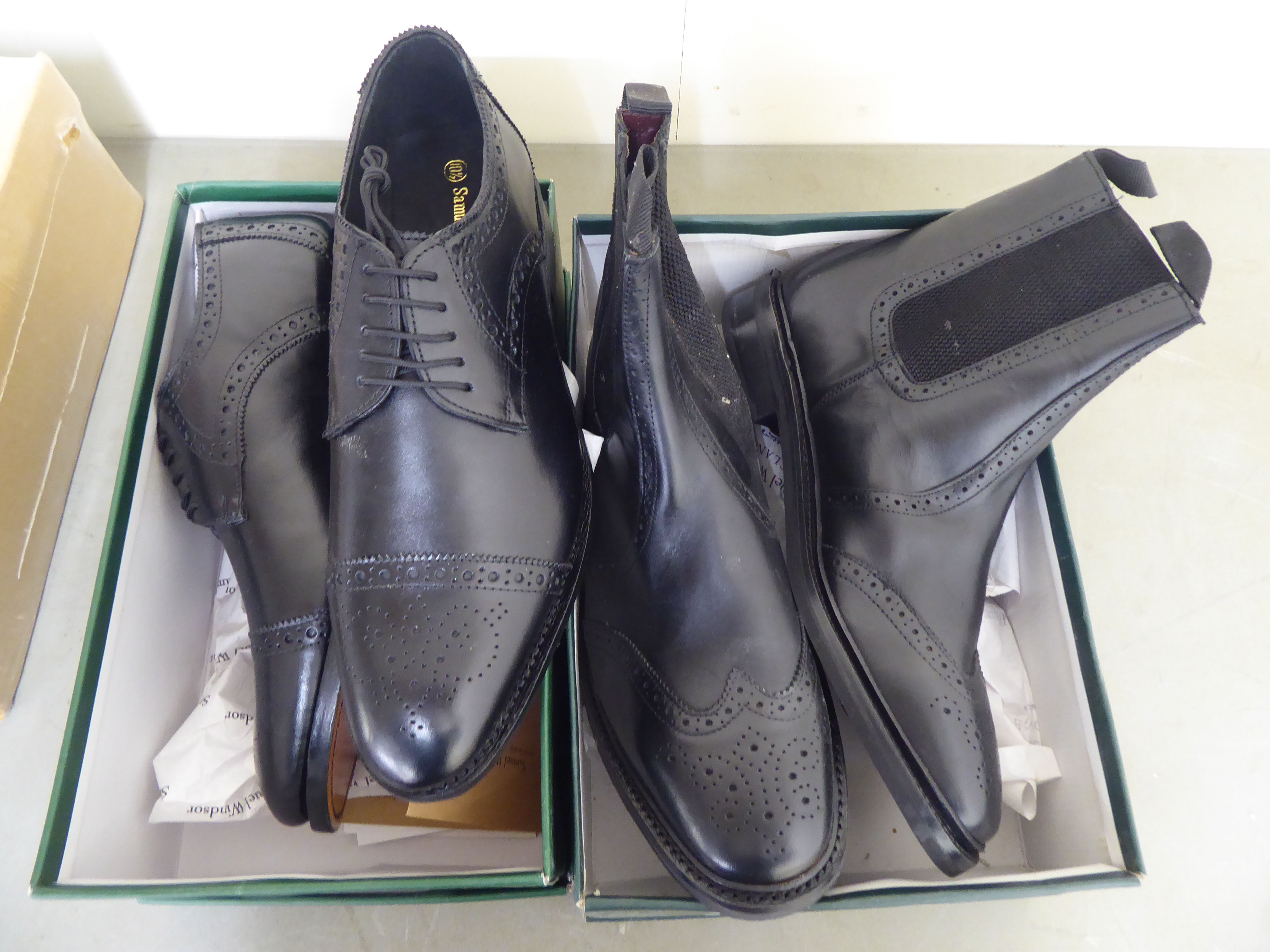 Shoes: to include a pair of Samuel Windsor  size 10.5 - Image 2 of 4