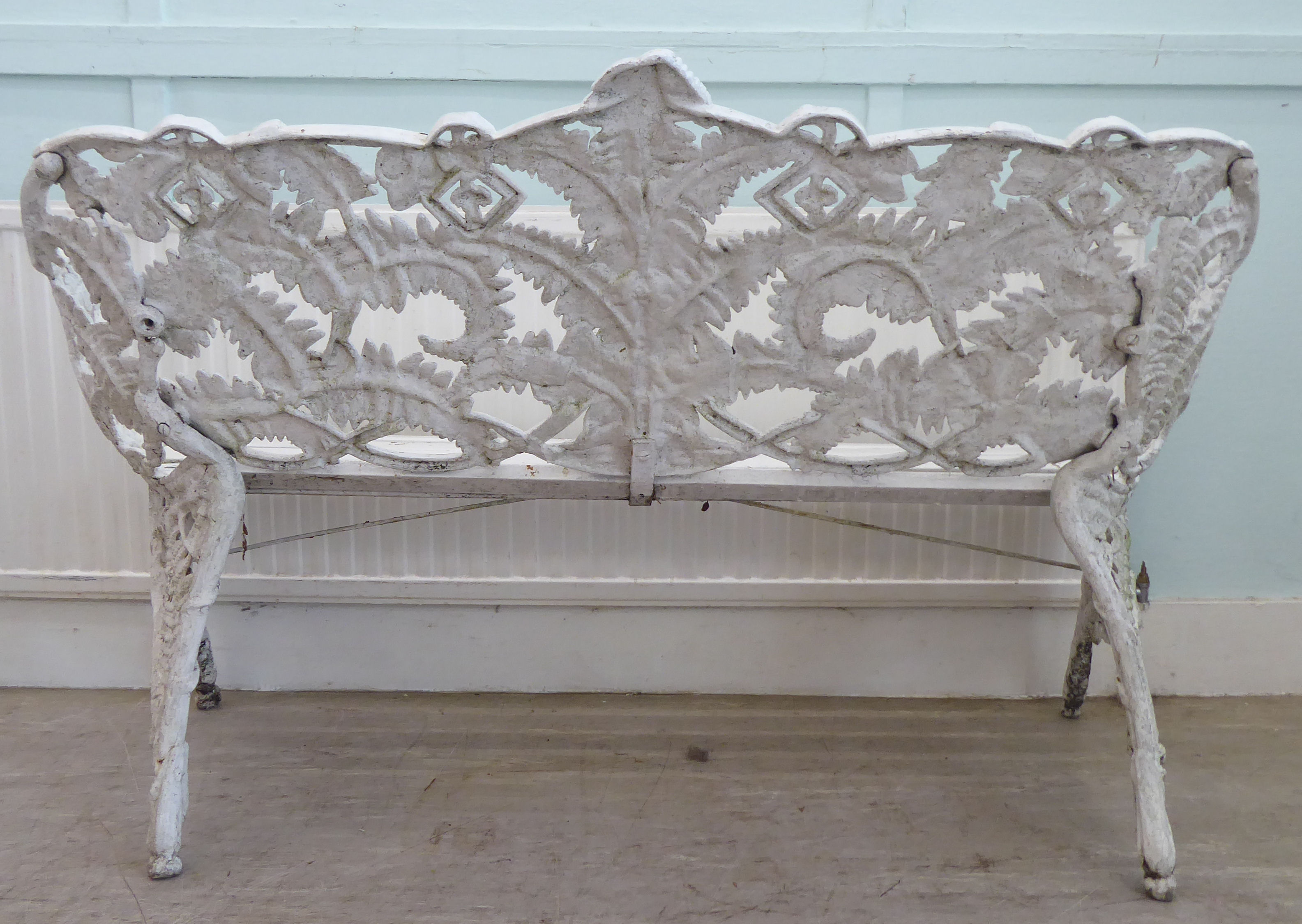 A modern Coalbrookdale style painted aluminium garden bench, raised on scrolled legs - Image 3 of 4
