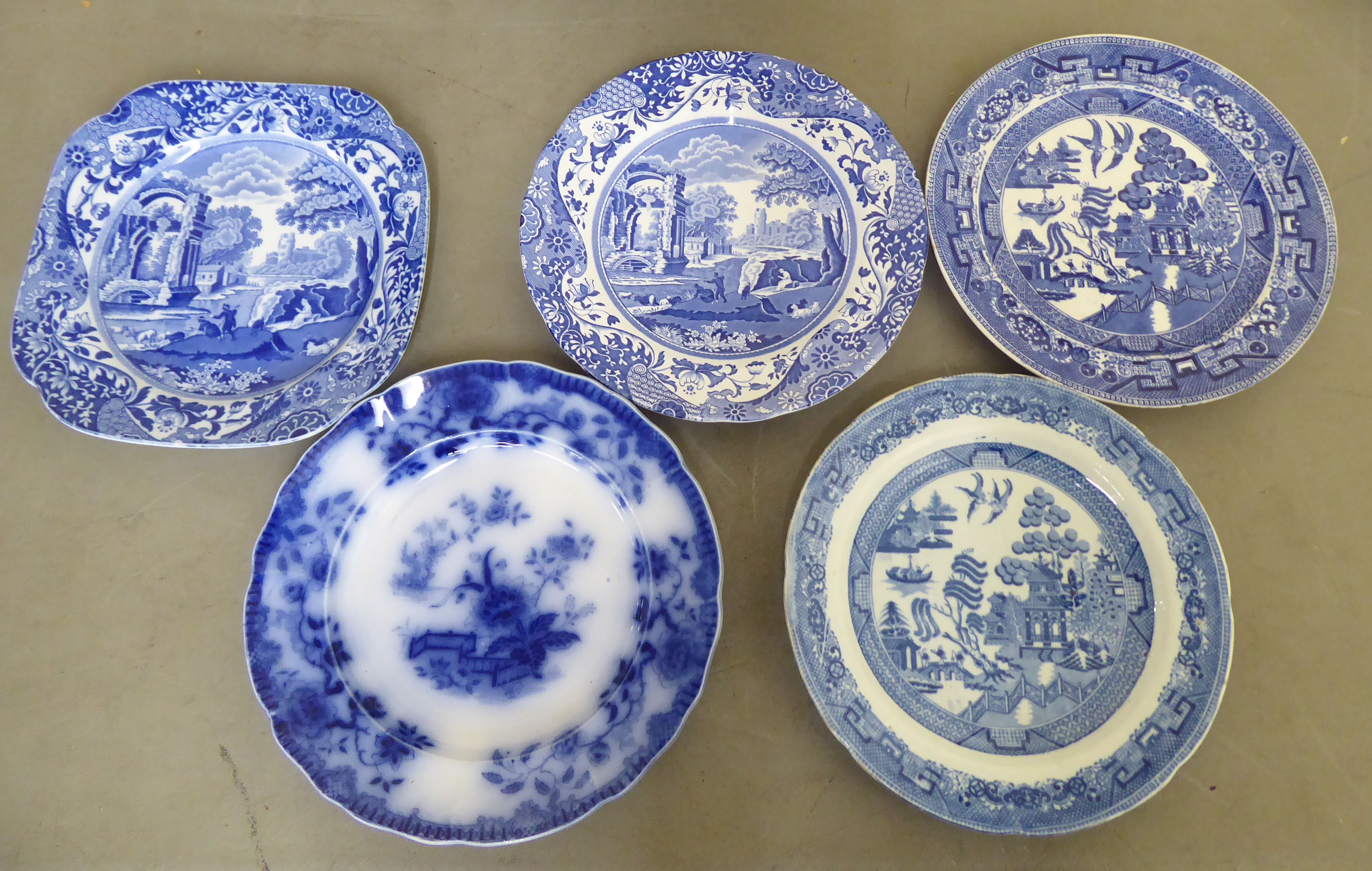 Ceramics: to include an early 19thC stone china plate, decorated with flora  7"dia - Image 4 of 12
