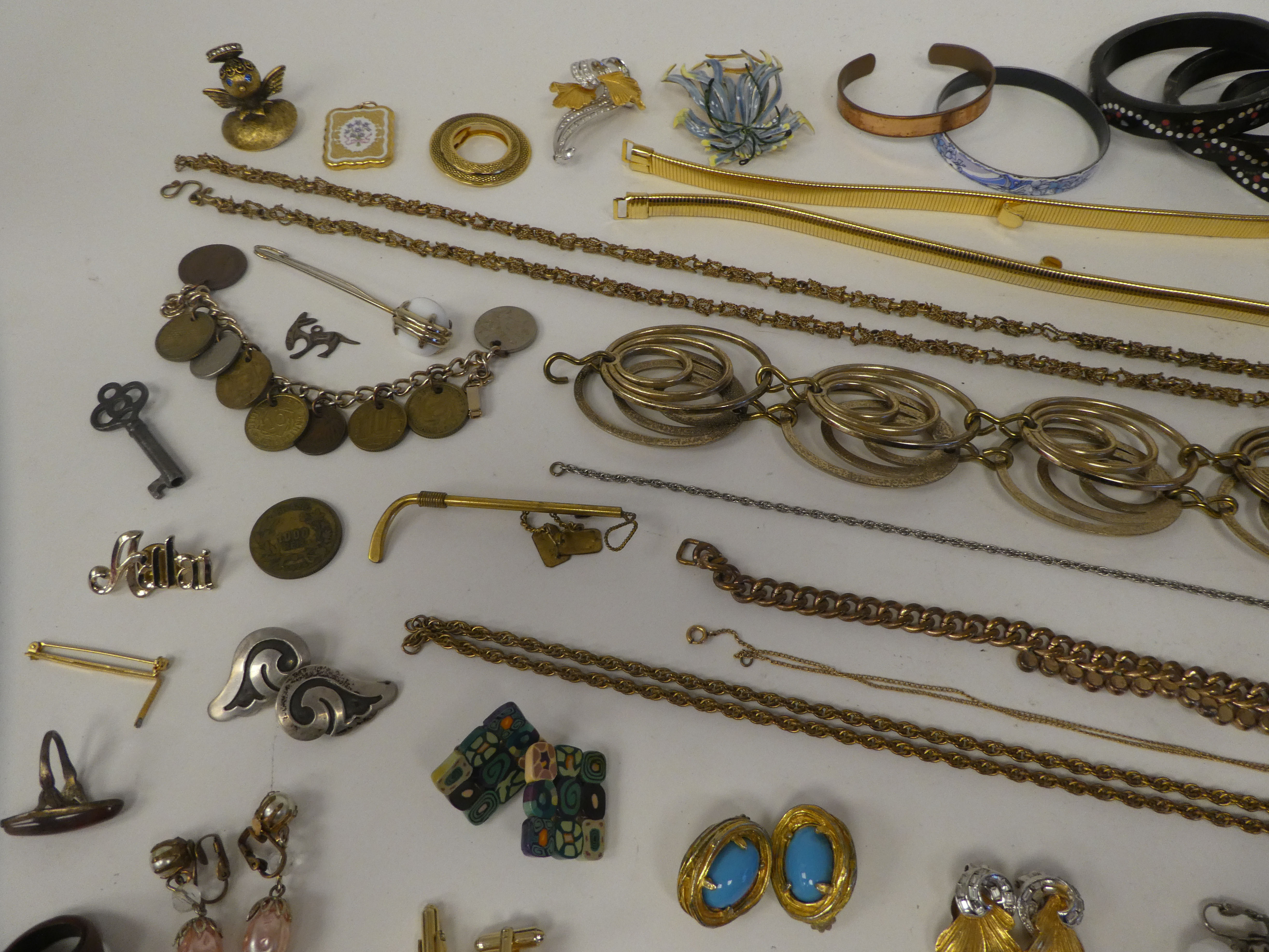 Items of personal ornament: to include Pennino of New York three piece earring and brooch set; other - Image 3 of 6