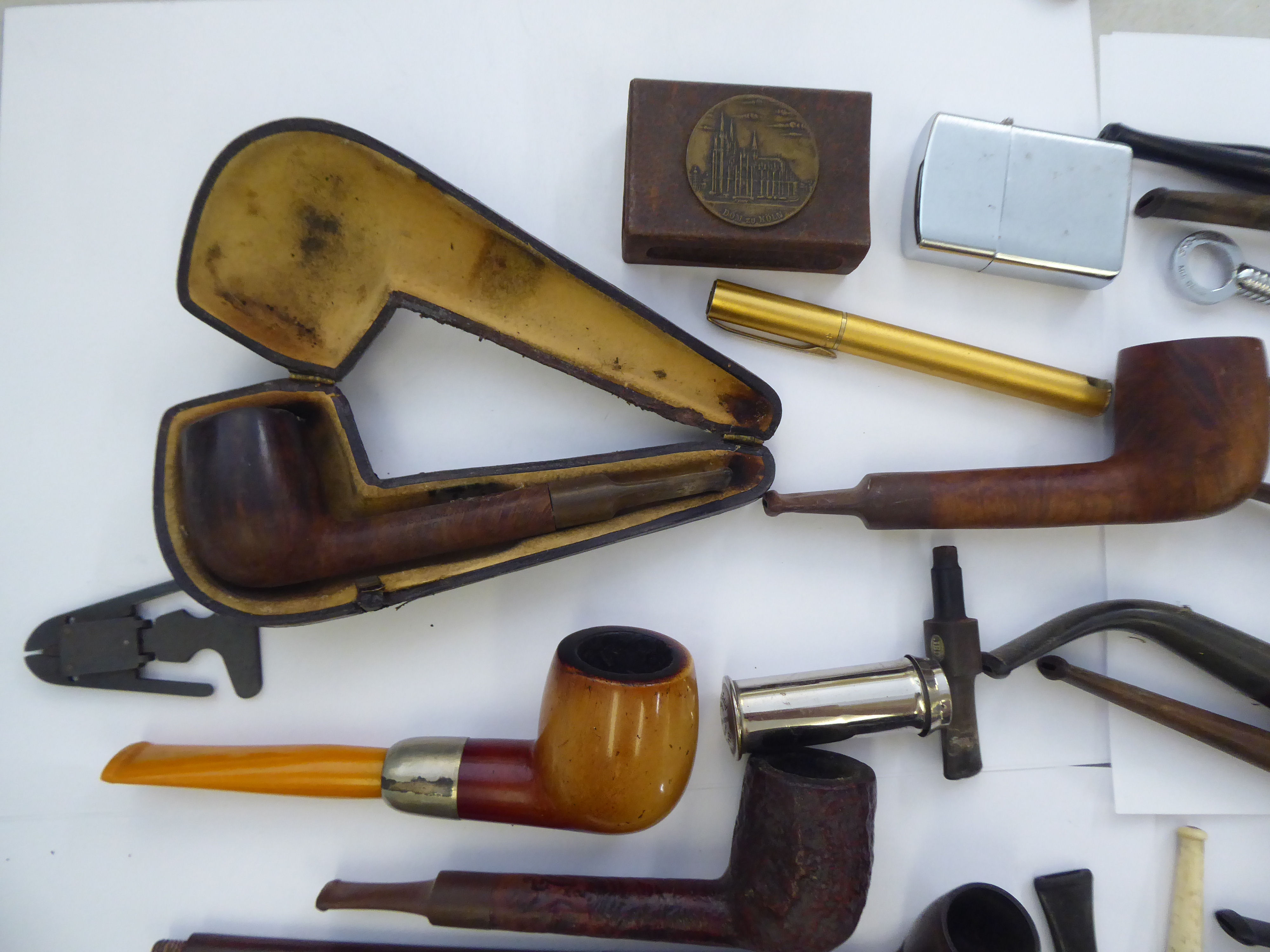 Early-mid 20thC variously made smokers pipes - Image 2 of 5