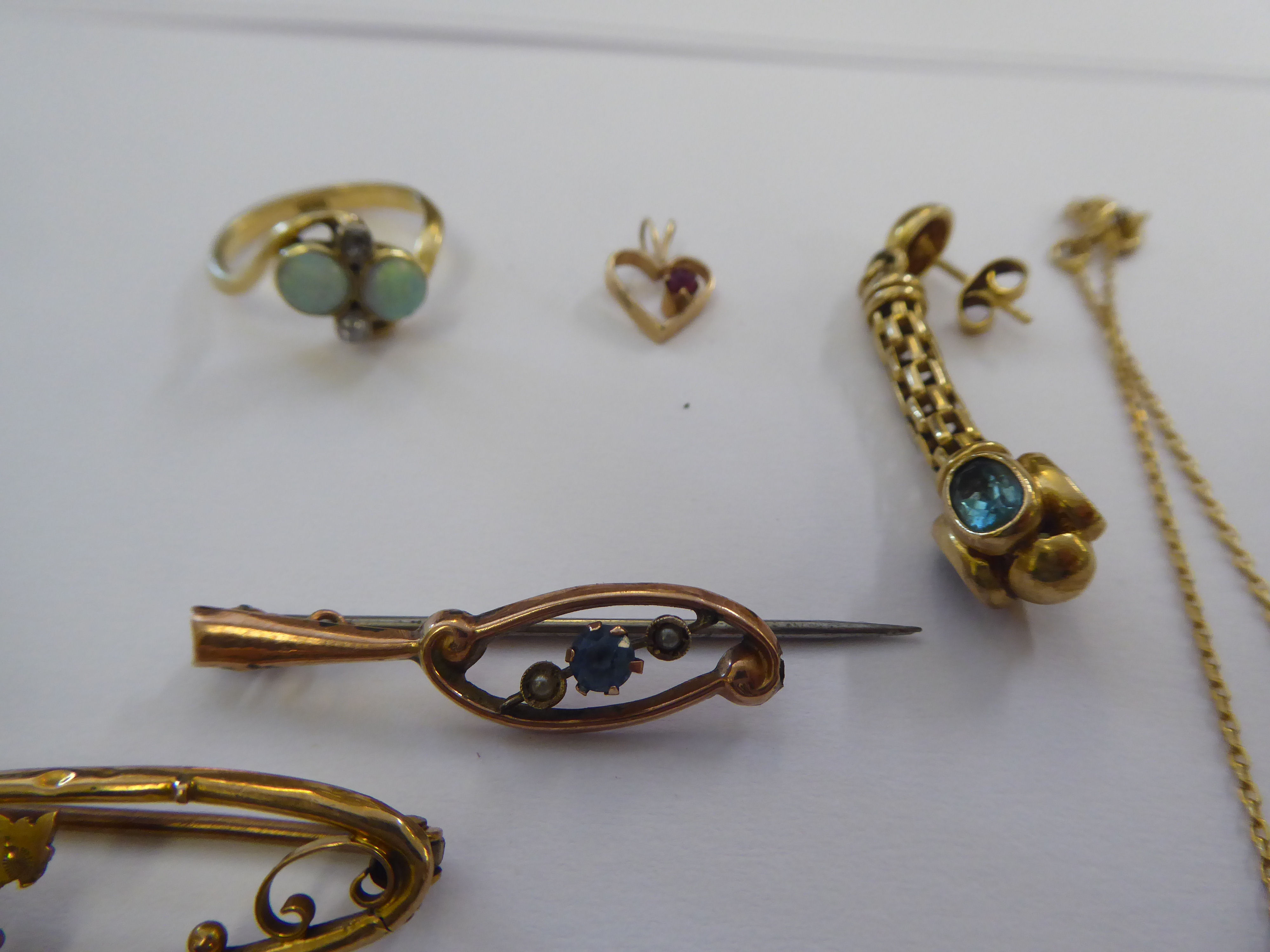 Items of personal ornament: to include two bar brooches and a pendant on a fine chain - Image 2 of 3