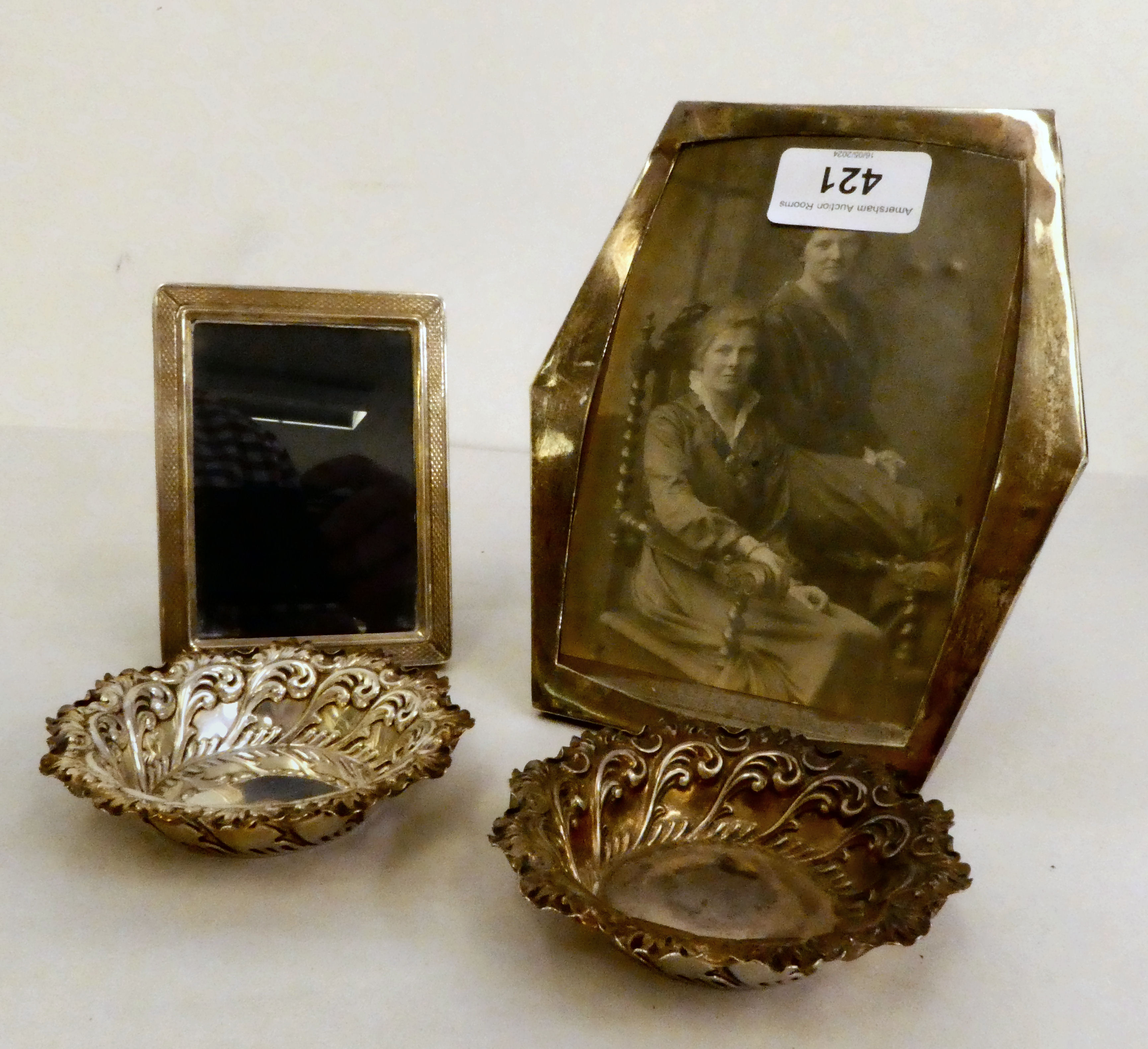 Silver items, viz. two photograph frames; and two shallow dishes  2"dia  mixed marks - Image 2 of 6