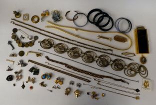 Items of personal ornament: to include Pennino of New York three piece earring and brooch set; other