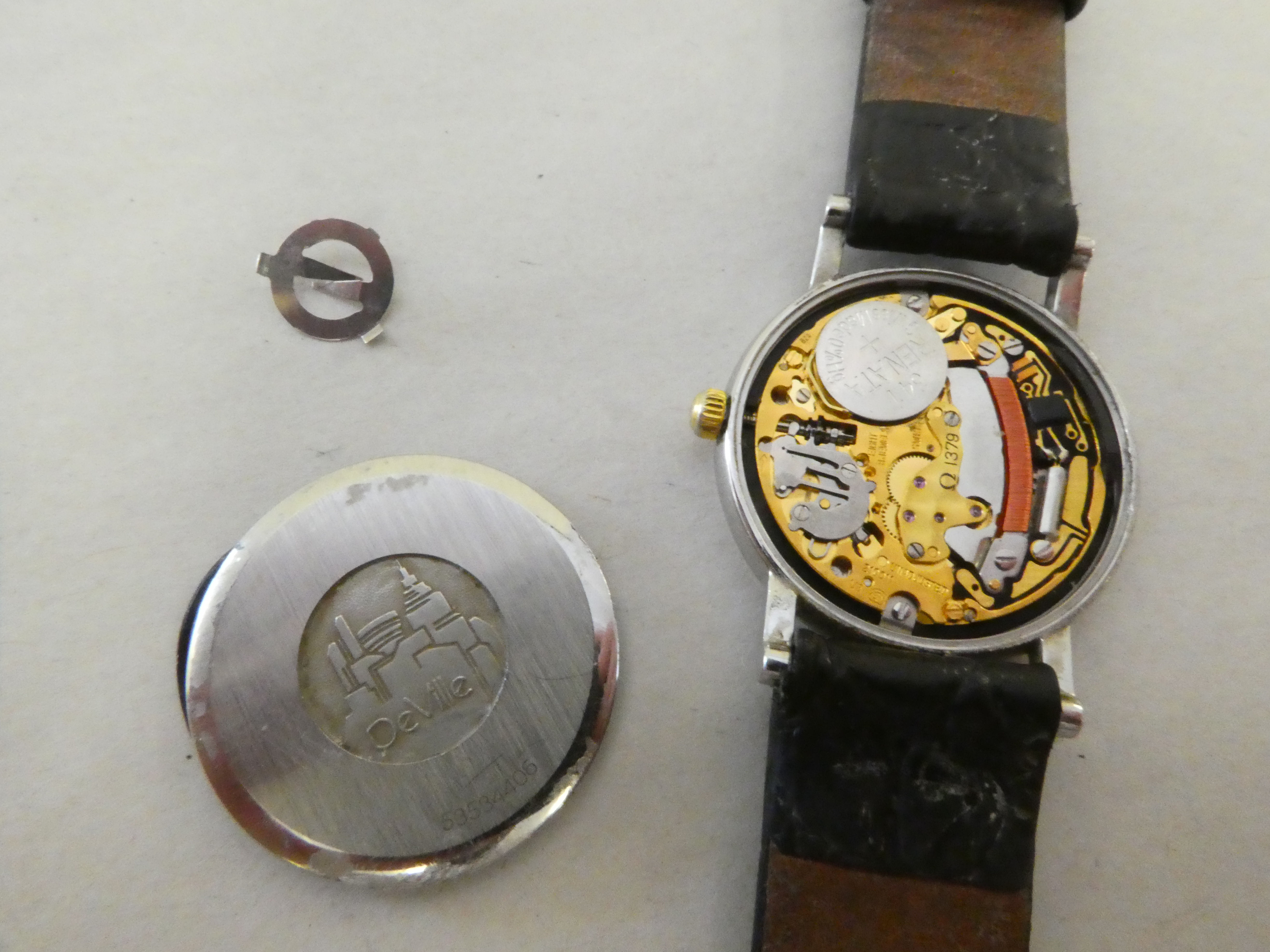 A ladies Omega Deville stainless steel cased quartz wristwatch, faced by a baton dial - Image 3 of 3