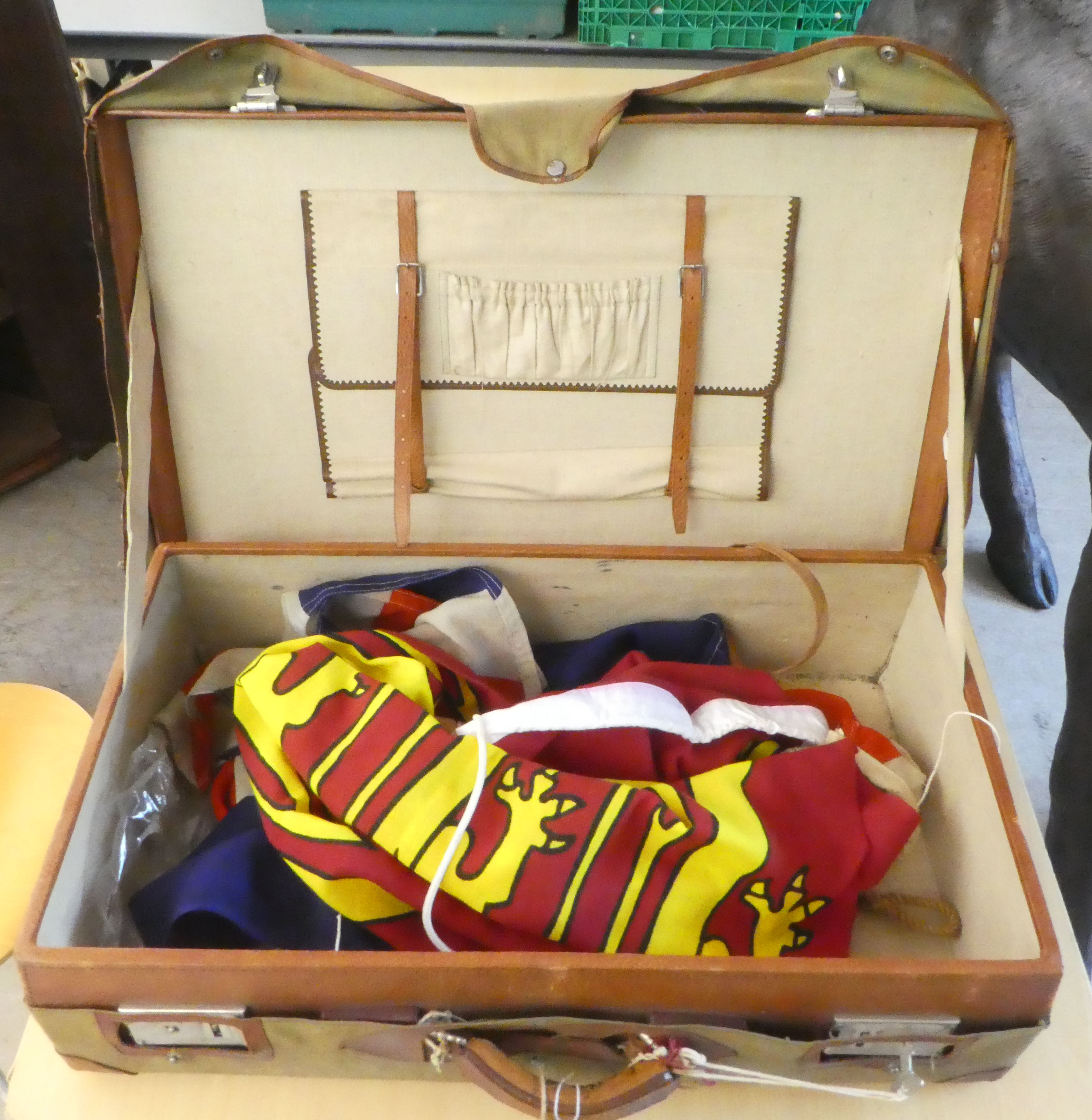 A vintage suitcase; and two contemporary flags - Image 2 of 4
