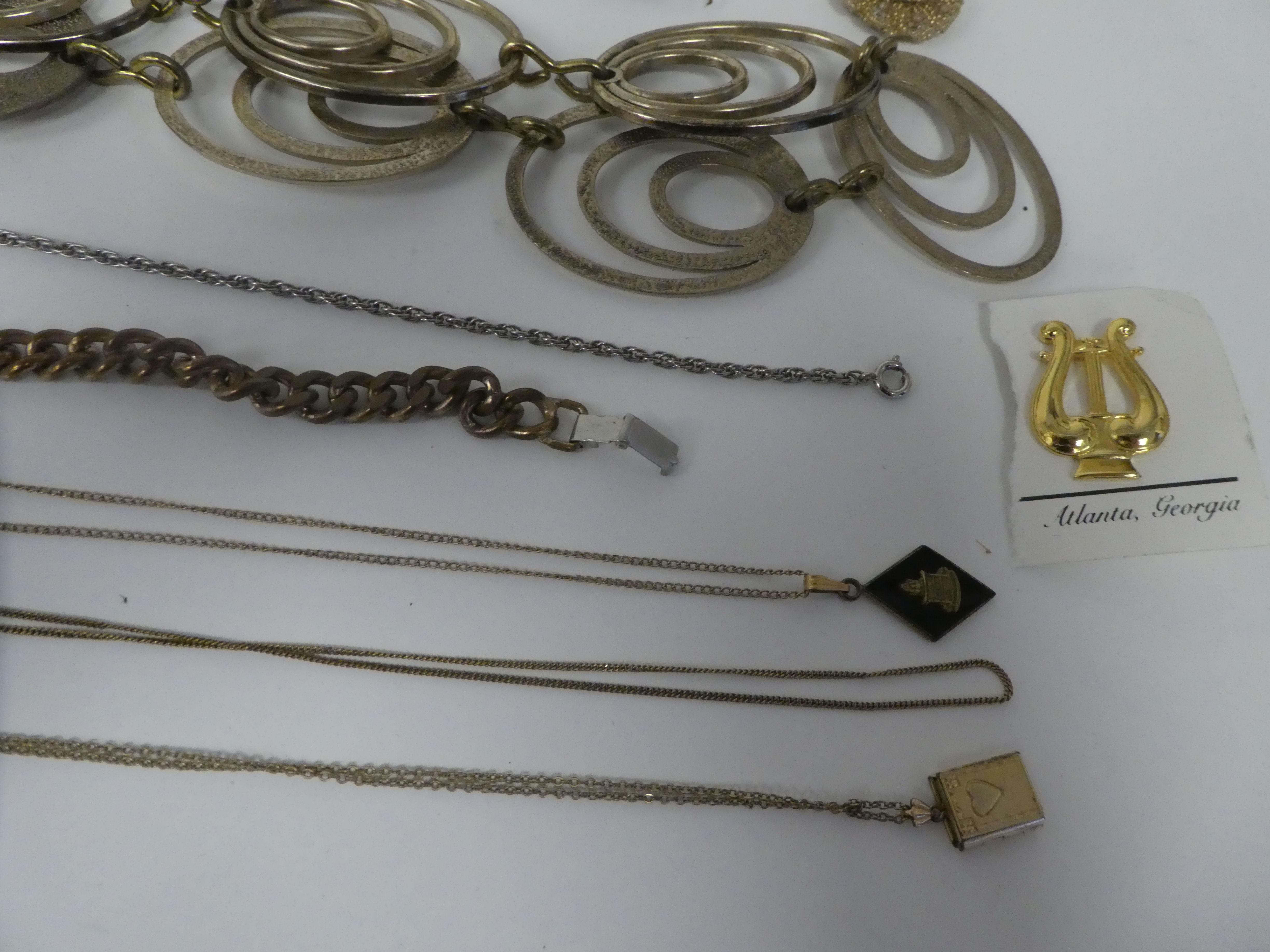 Items of personal ornament: to include Pennino of New York three piece earring and brooch set; other - Image 6 of 6