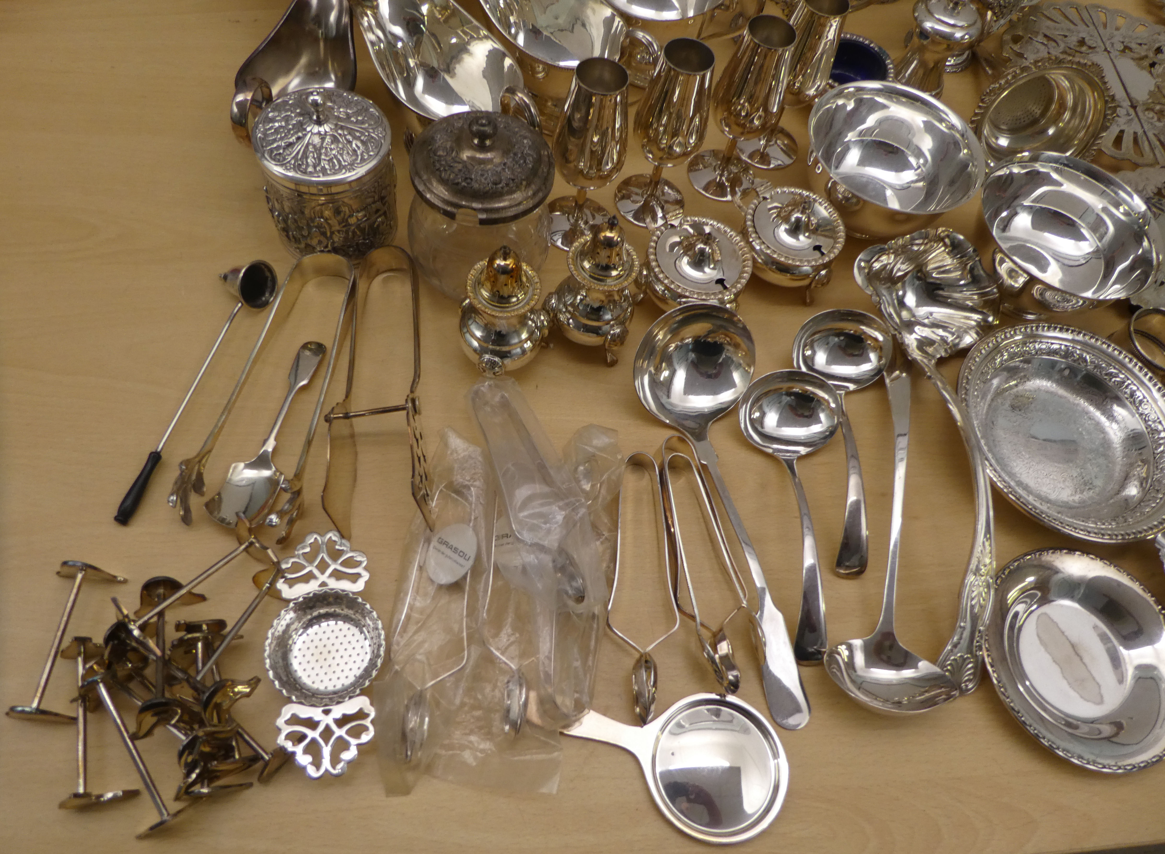 Silver plated tableware, mainly condiments pots and sauce boats - Image 4 of 7