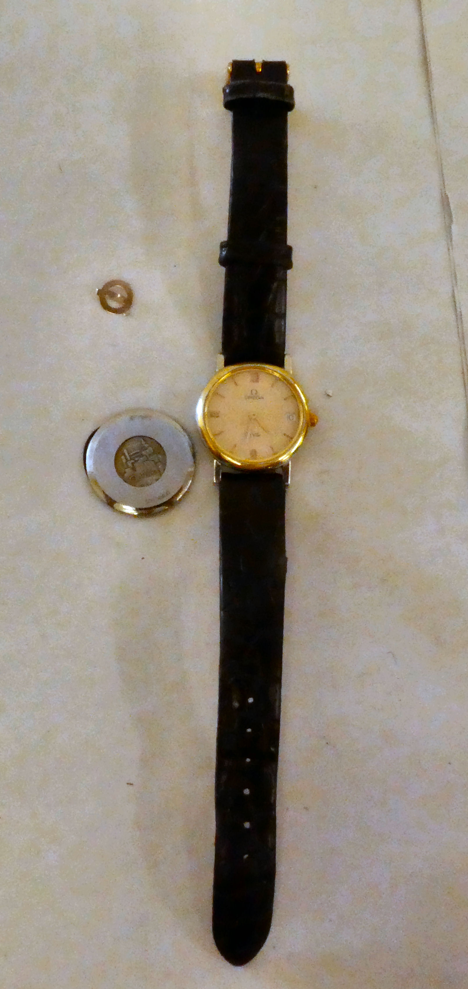 A ladies Omega Deville stainless steel cased quartz wristwatch, faced by a baton dial - Image 2 of 3