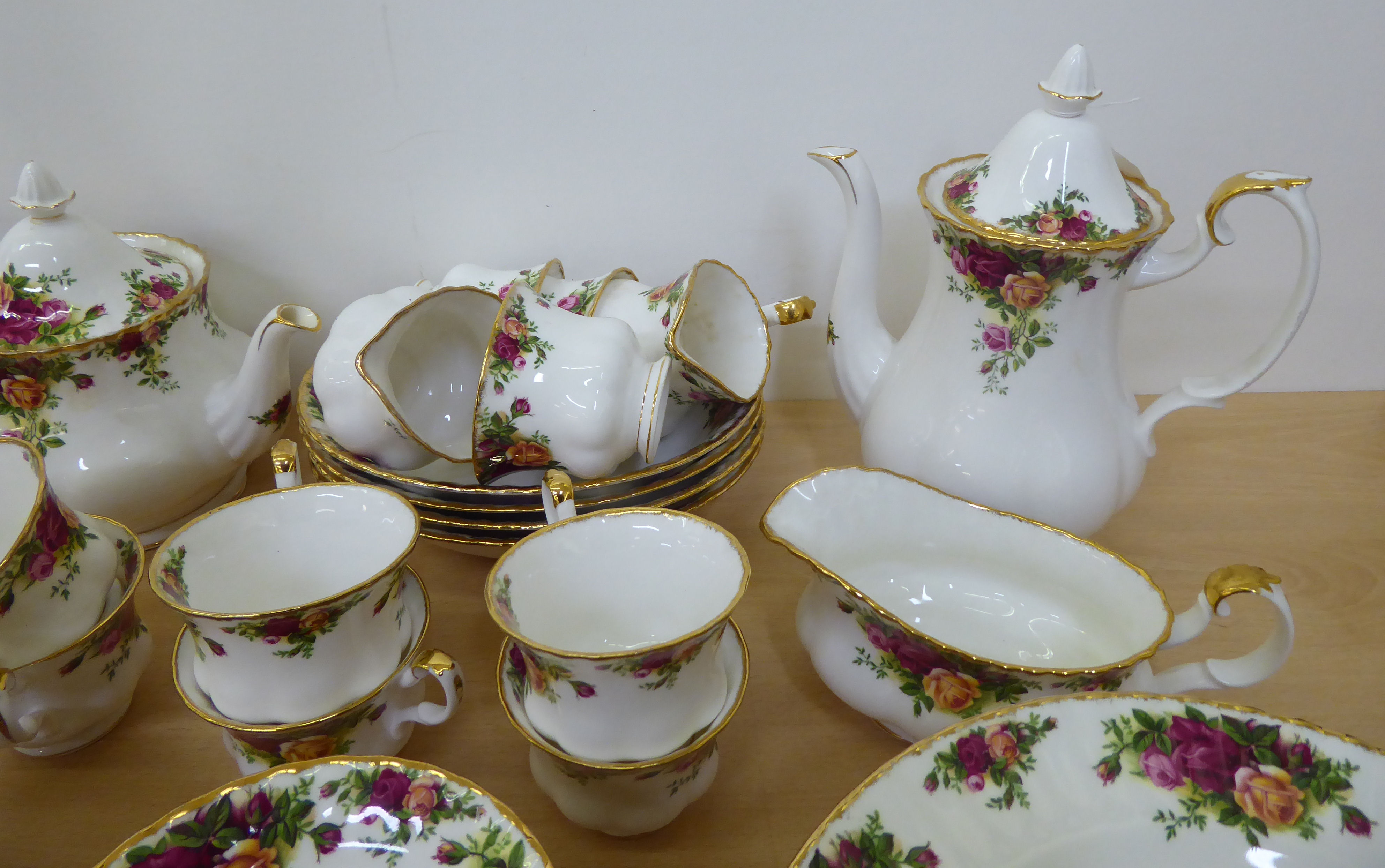 Royal Albert bone china Old Country Roses pattern tea/tableware - Image 3 of 5