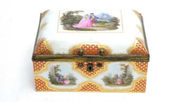 French porcelain box with hinged cover
