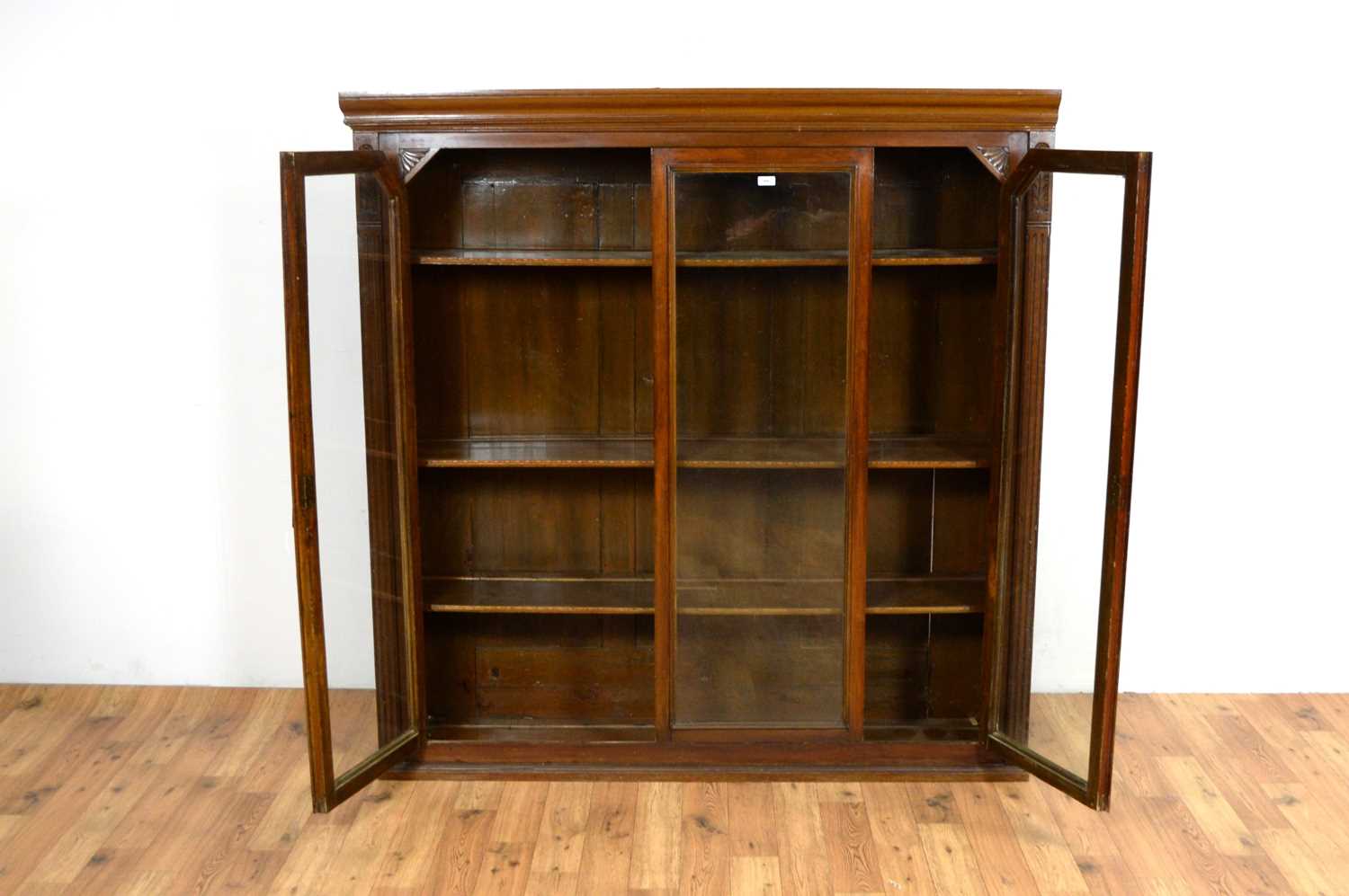 Early 20th Century mahogany bookcase - Image 3 of 4