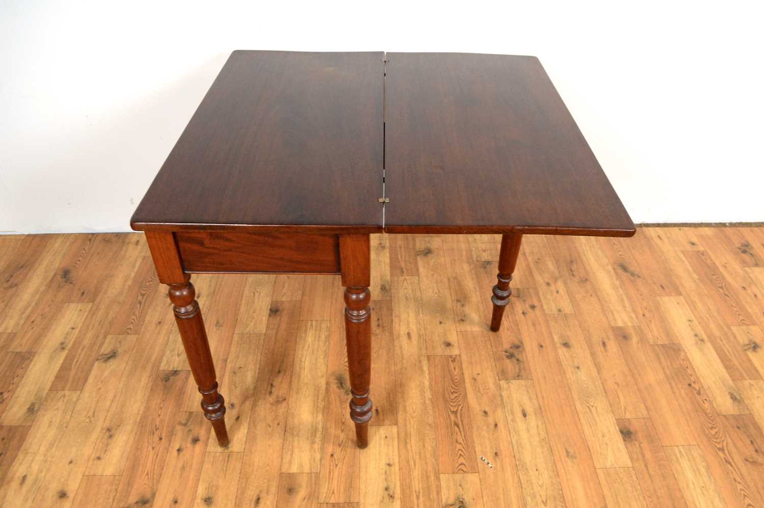 A late Victorian mahogany tea table - Image 5 of 12