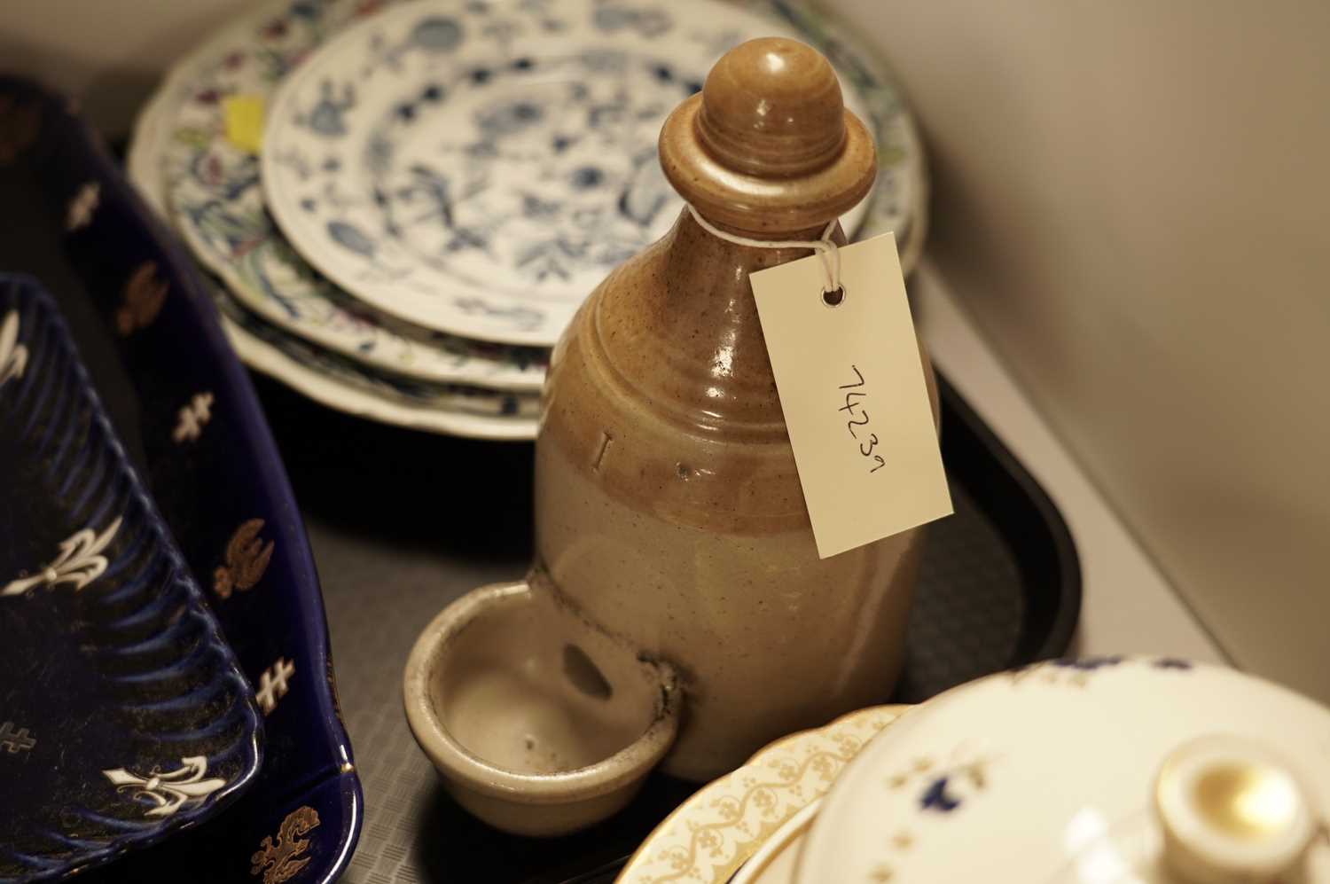 A selection of decorative ceramics by Royal Doulton and other makers - Image 9 of 13