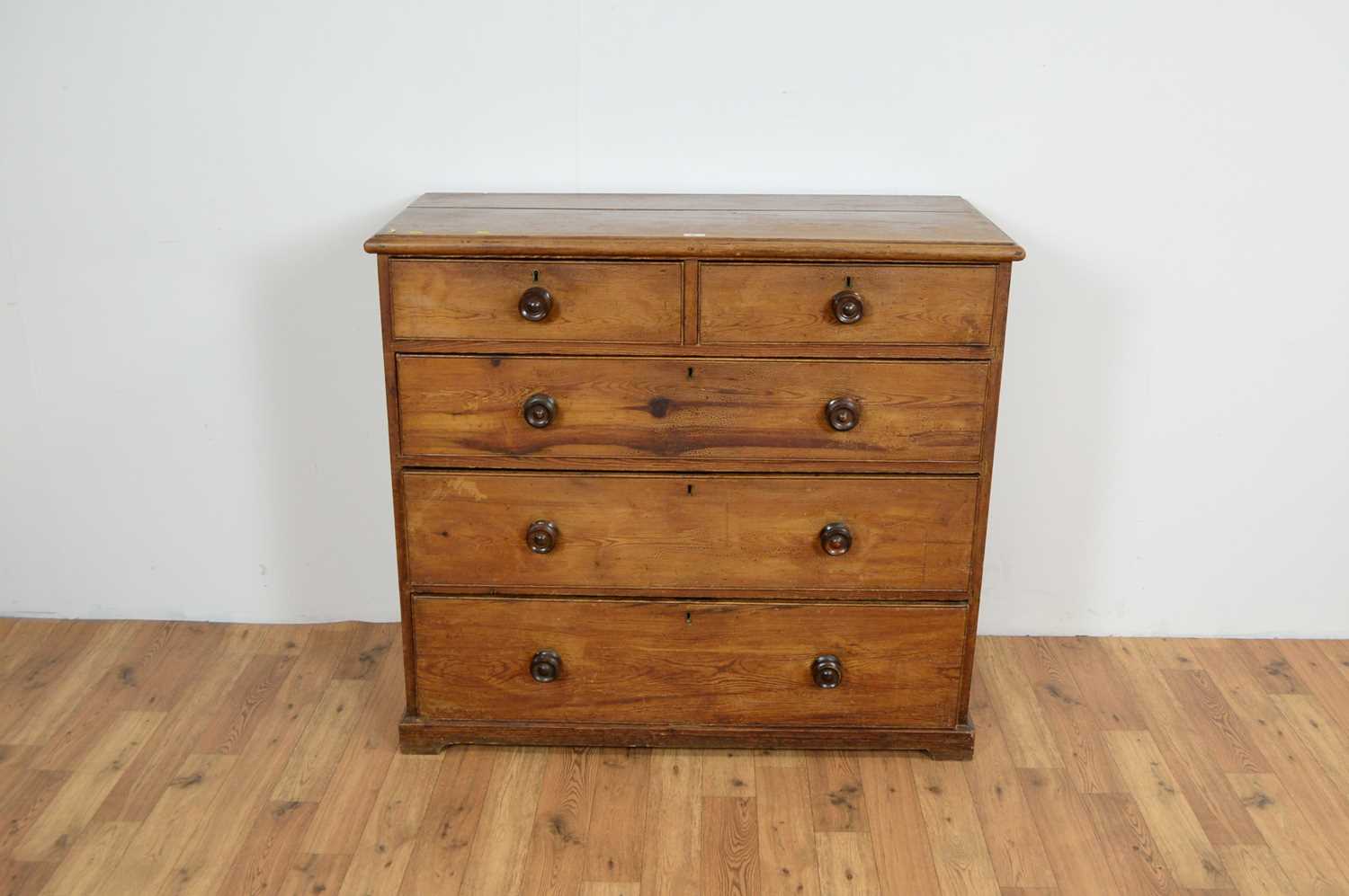 A 20th Century pine chest of drawers, with two short and three long drawers - Image 2 of 5