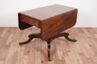 A Georgian mahogany drop leaf pembroke table