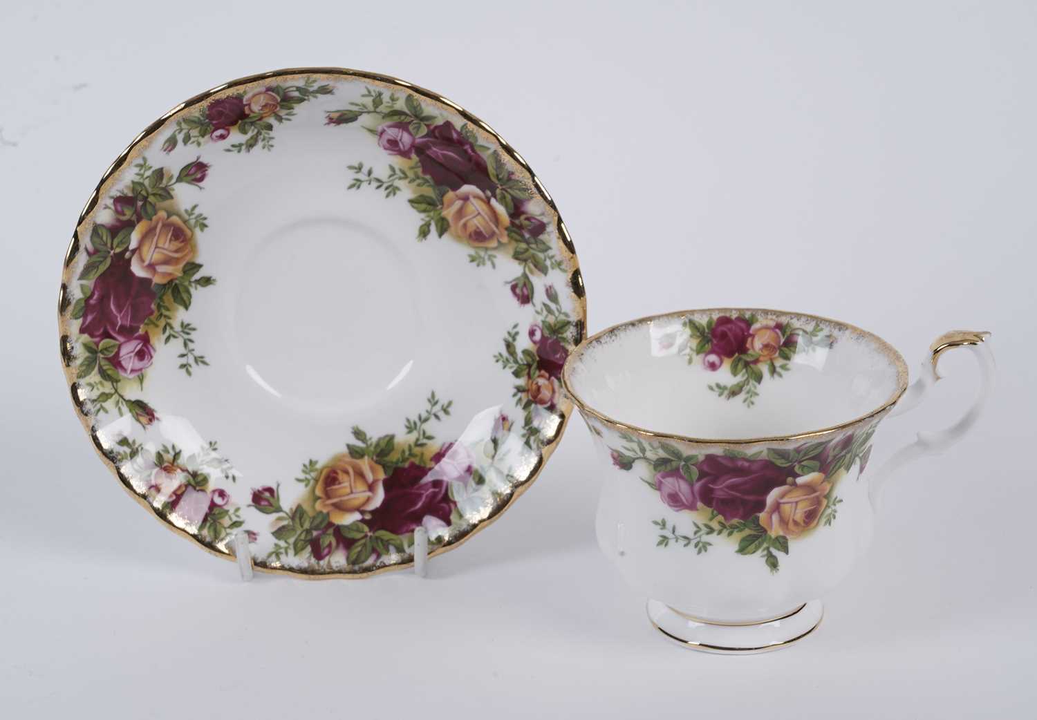 A Royal Albert ‘Old Country Roses’ part tea and dinner service - Image 7 of 7