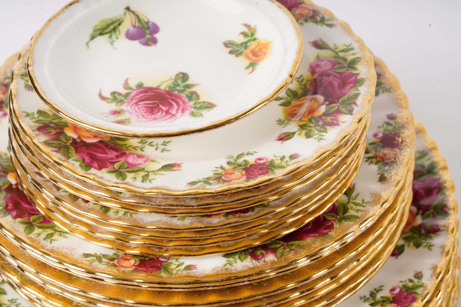A Royal Albert ‘Old Country Roses’ pattern part tea and dinner service - Image 5 of 8