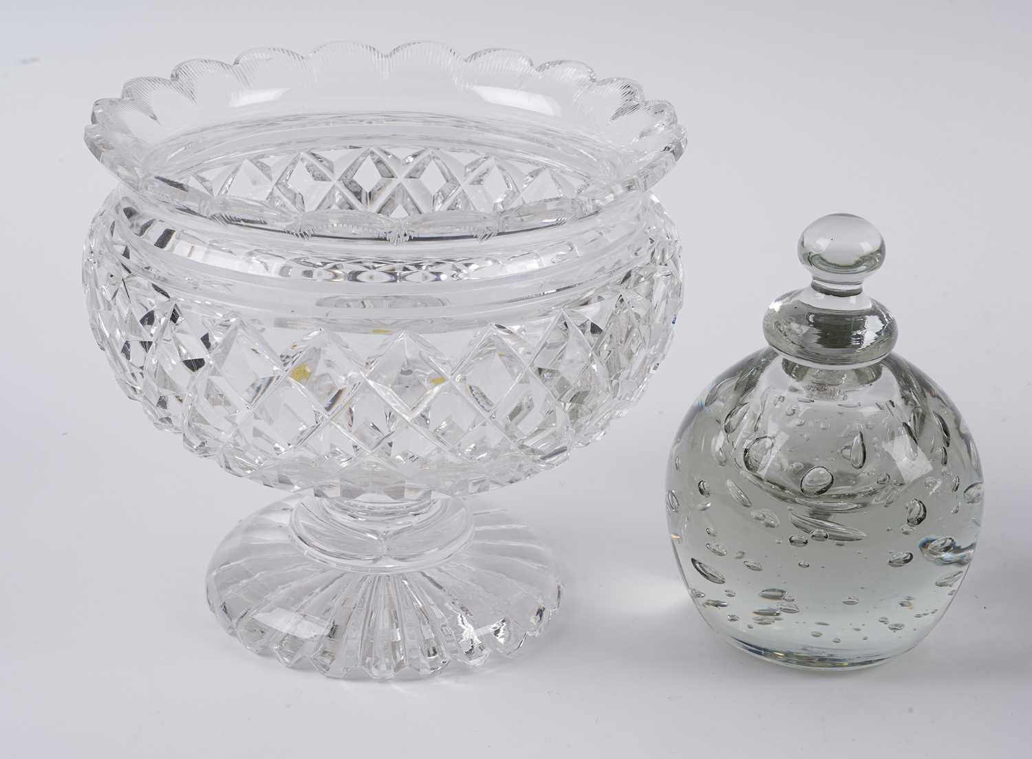 A selection of decorative glass and other items - Image 4 of 7