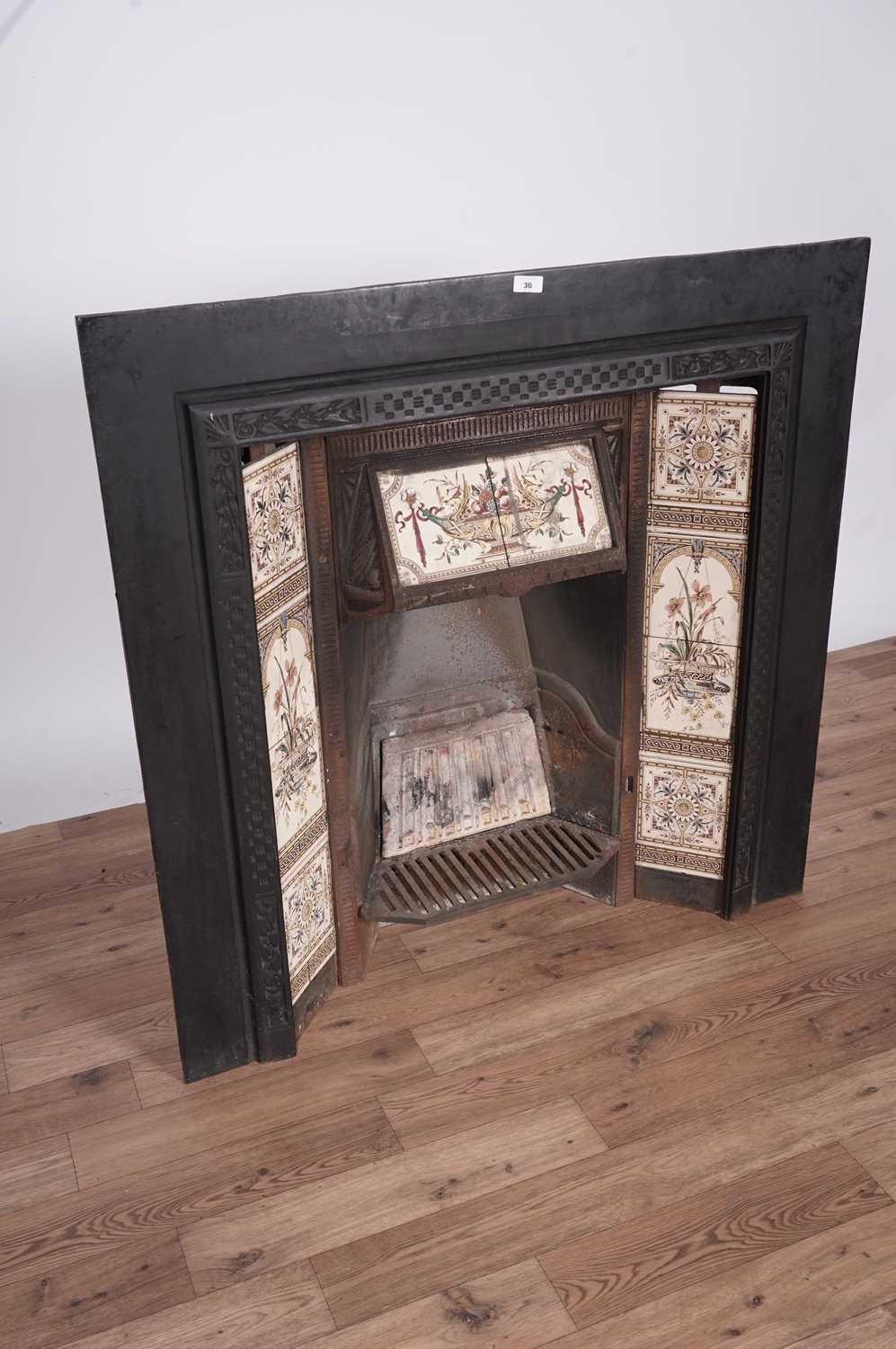 A Victorian cast iron fireplace - Bild 4 aus 4