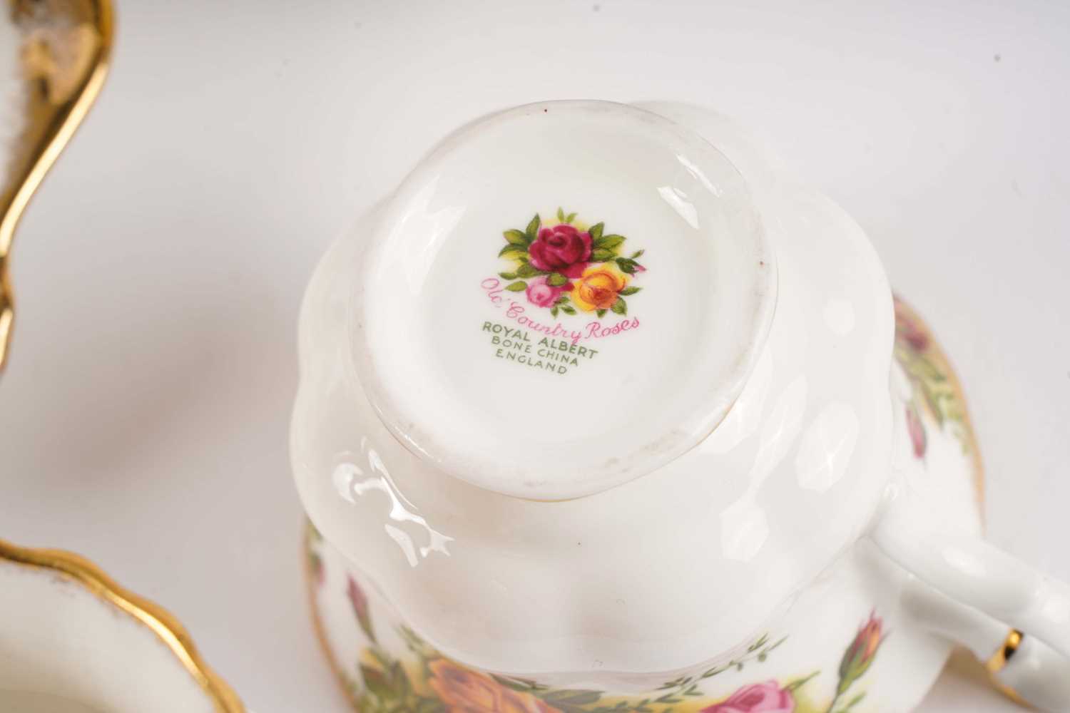 A Royal Albert ‘Old Country Roses’ pattern part tea and dinner service - Image 8 of 8