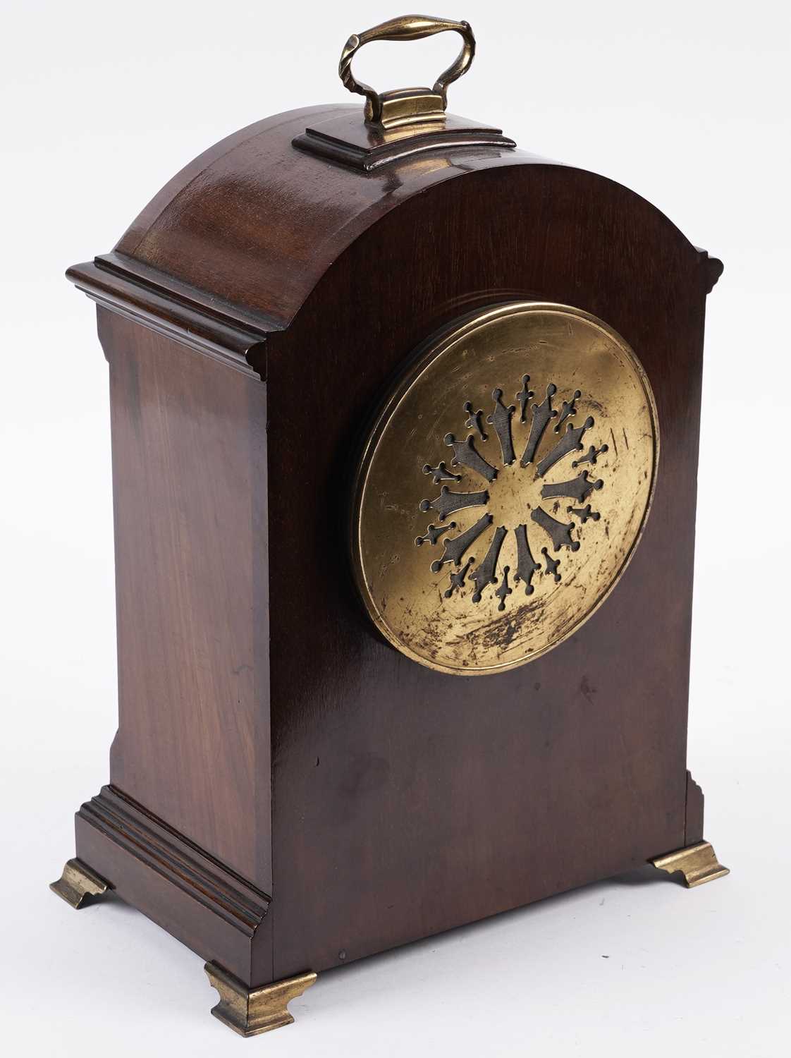 An early 20th Century line inlaid mahogany mantel clock - Bild 3 aus 5