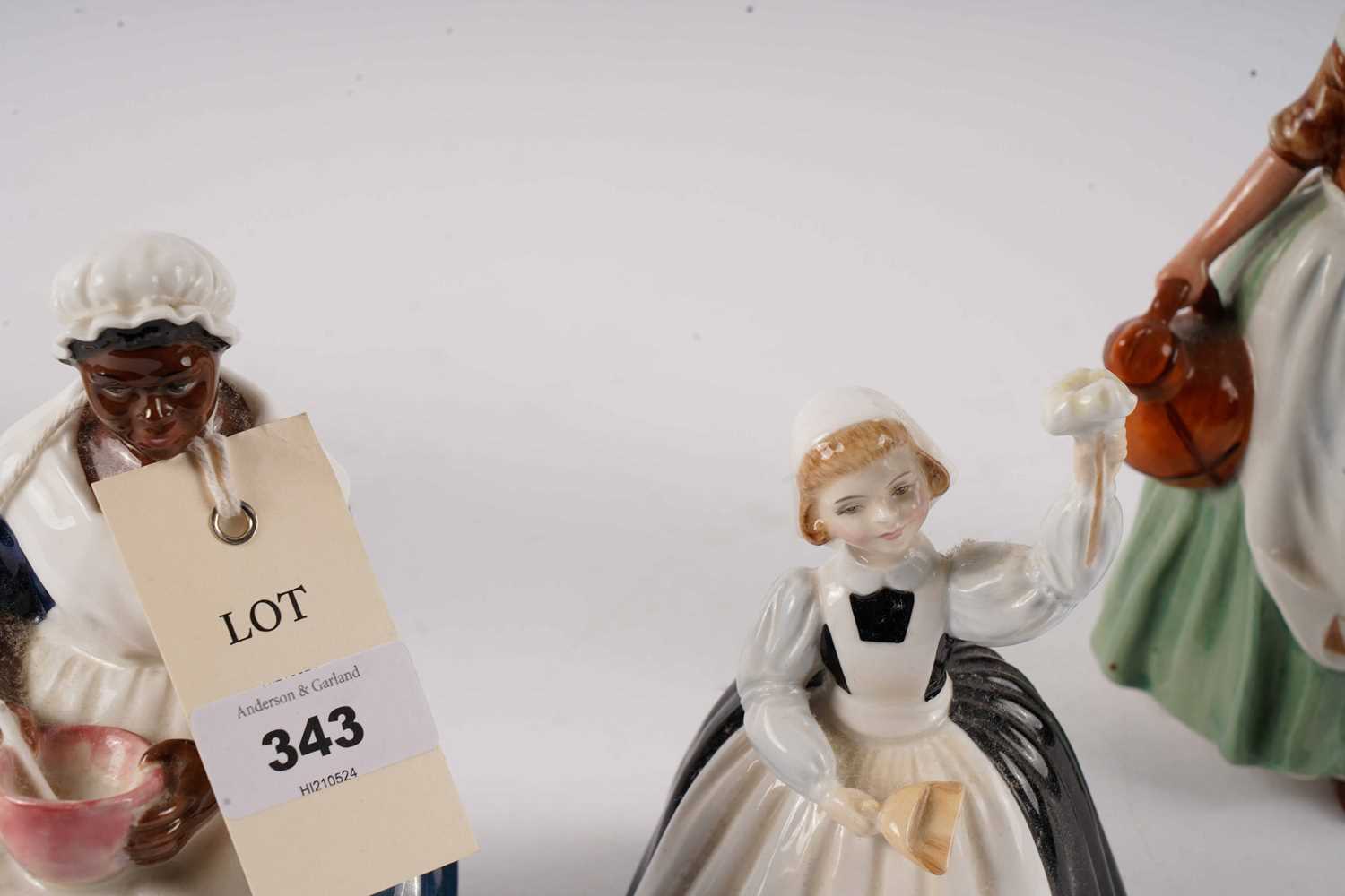 A collection of decorative Royal Doulton figures - Image 2 of 3