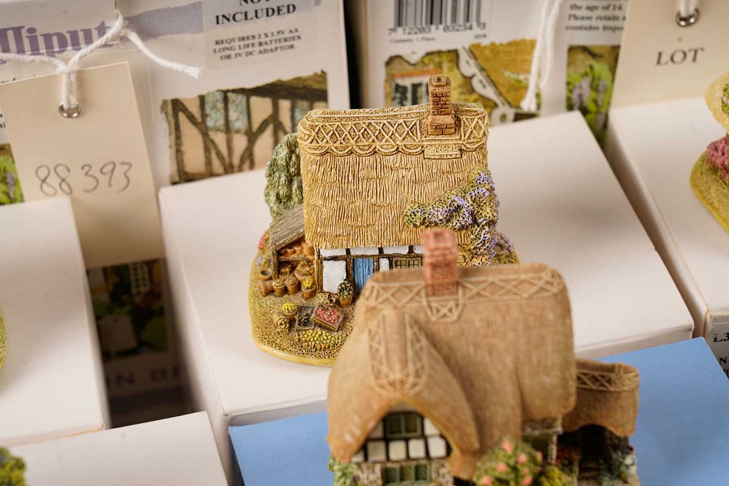 A collection of Lilliput Lane models - Image 6 of 25