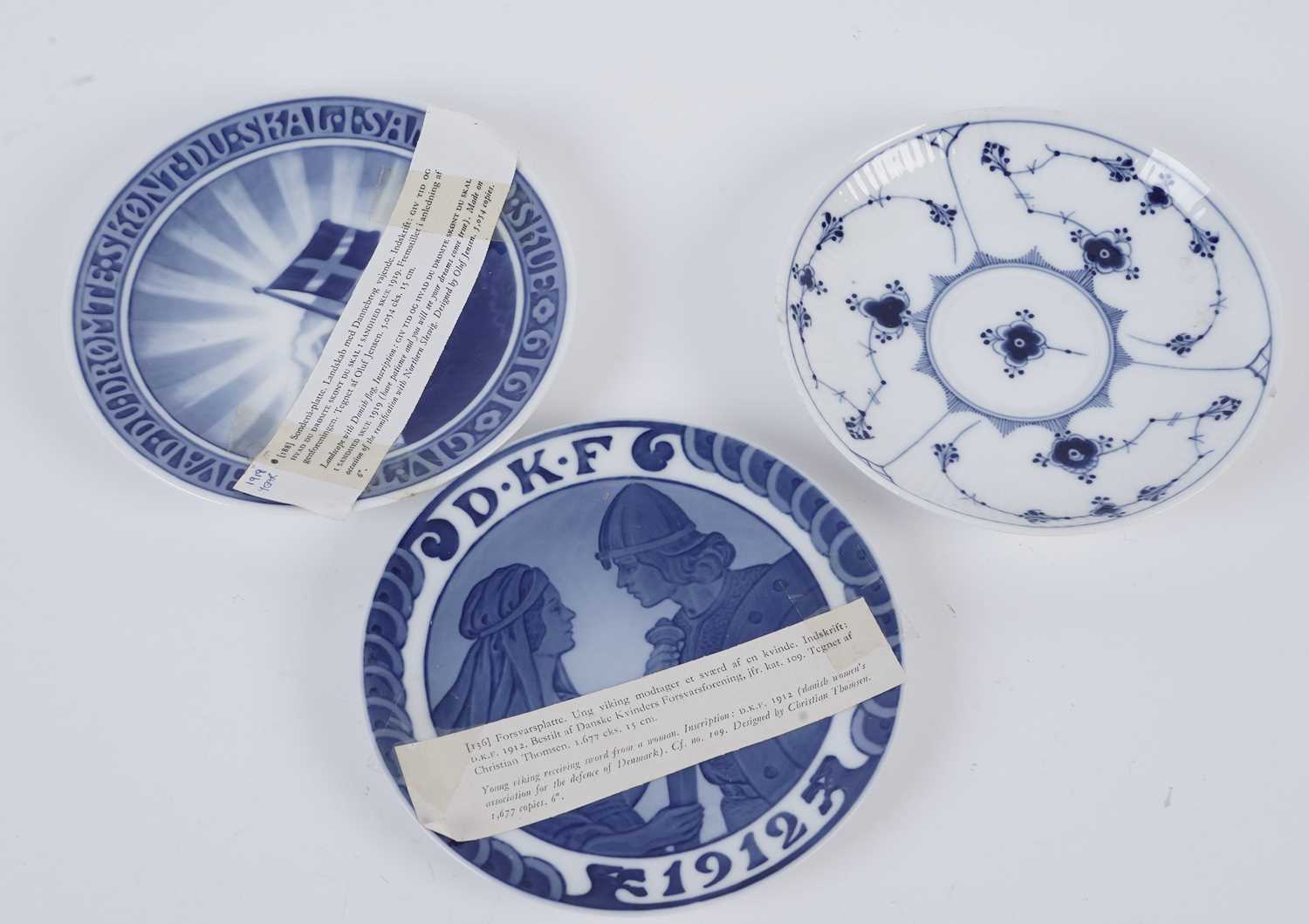 A collection of Royal Copenhagen and other decorative ceramic plates and wall plaques - Image 4 of 4