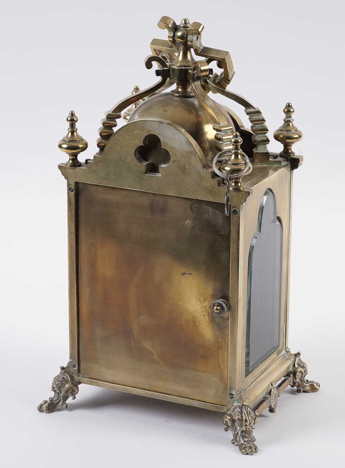 A 19th Century embossed brass mantel clock - Bild 2 aus 4
