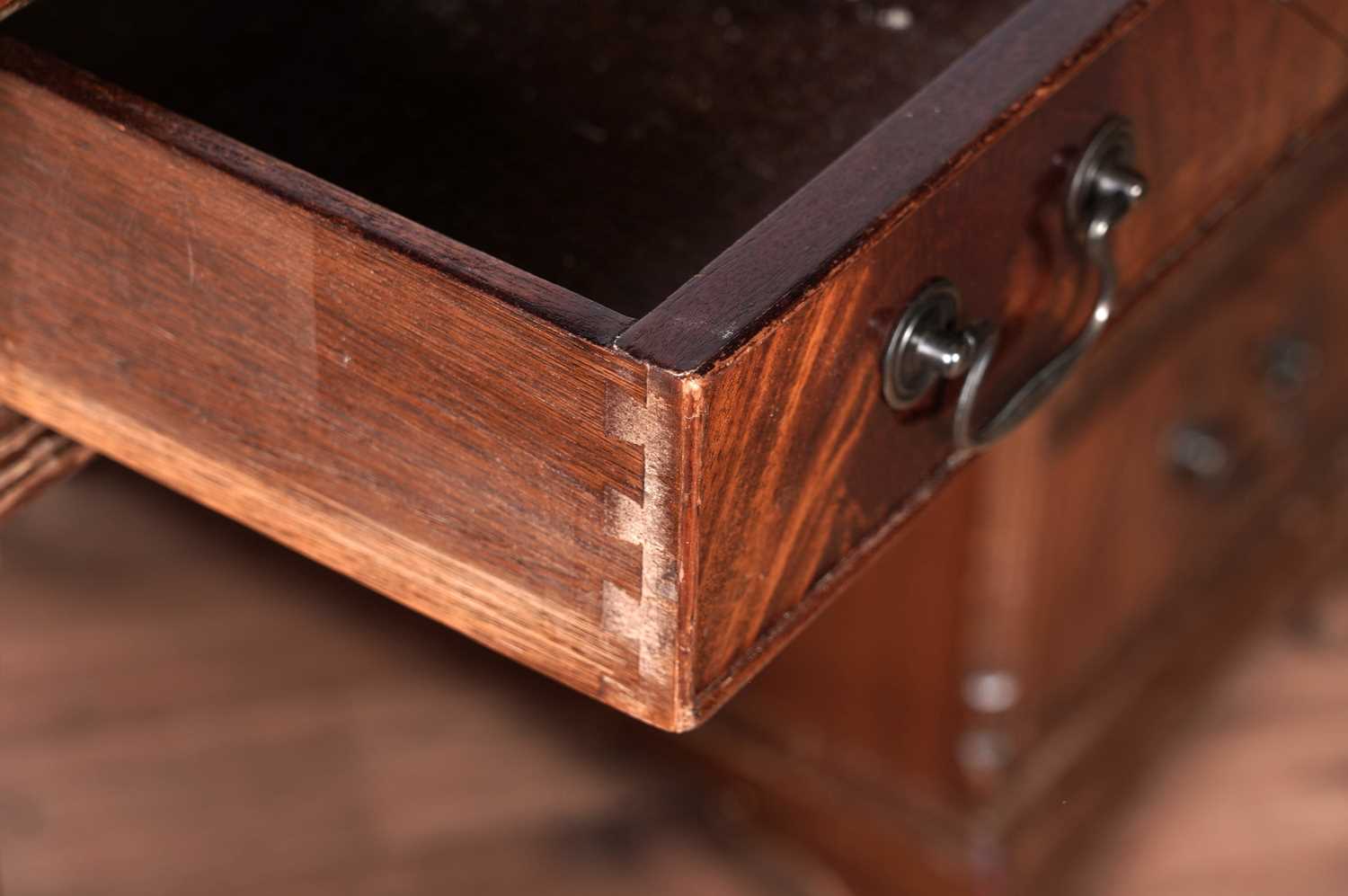 A Victorian style mahogany pedestal desk - Image 5 of 6