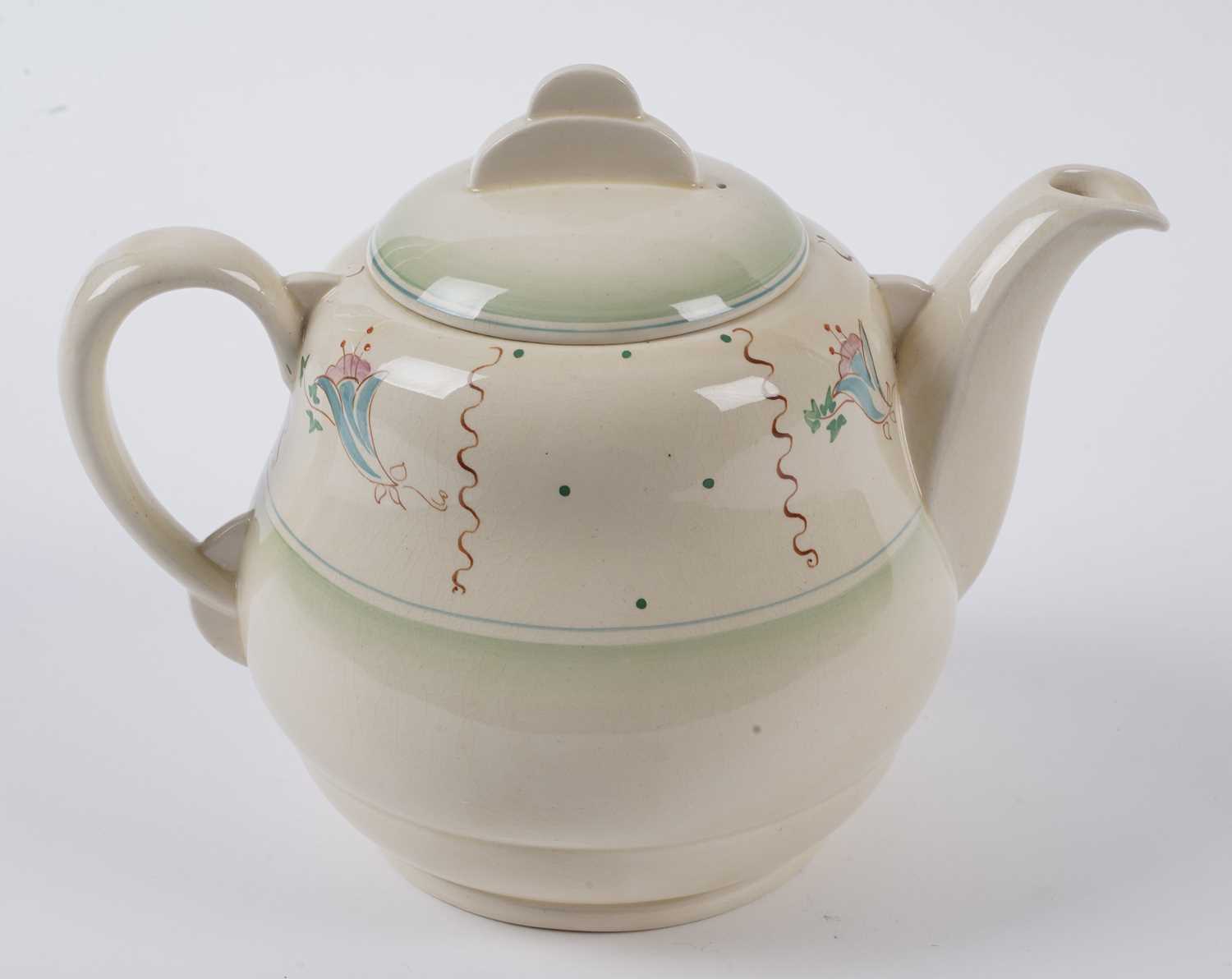 A Clarice Cliff tea service, decorated with stylised flowers in blue and pink - Image 5 of 9