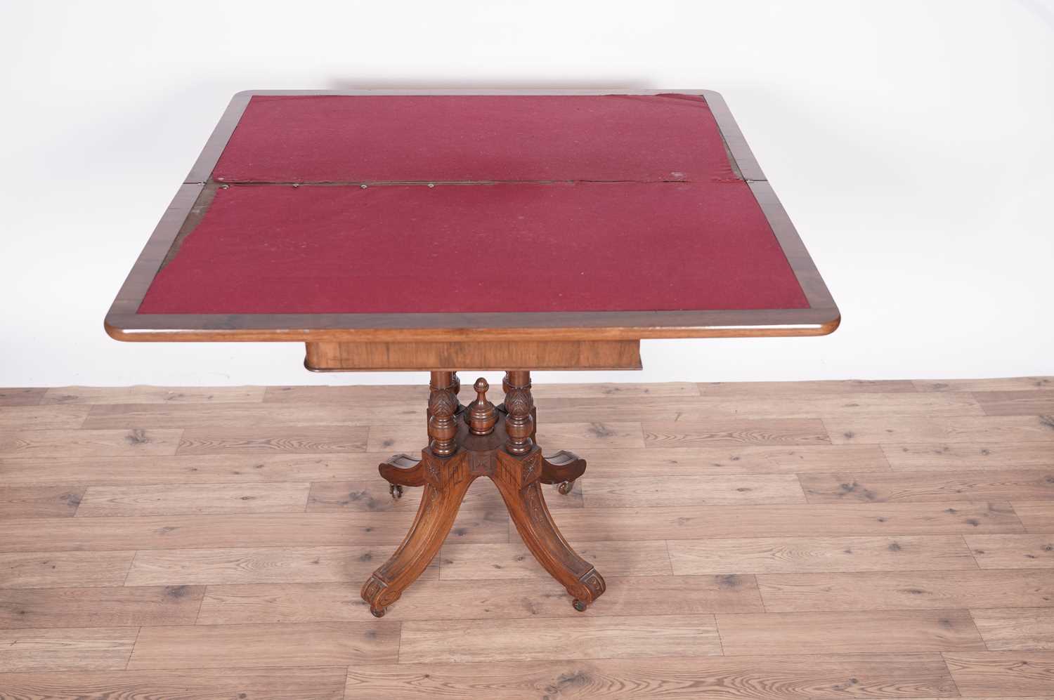 A Victorian rosewood card table - Bild 3 aus 3