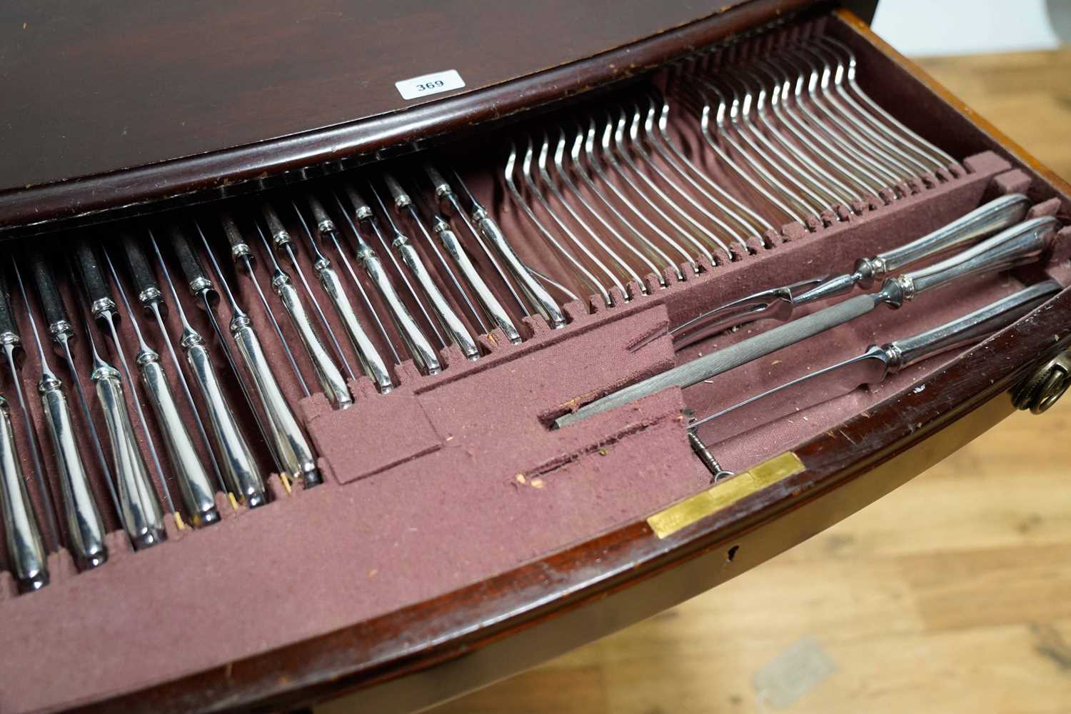 A Roberts & Belk mahogany canteen of silver-plated cutlery - Image 3 of 4