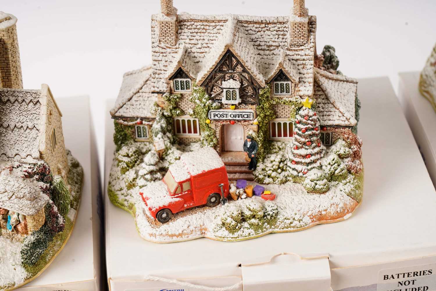 A collection of Lilliput Lane models - Image 5 of 25