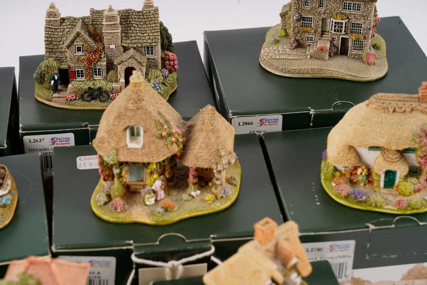 A collection of Lilliput Lane models - Image 3 of 21