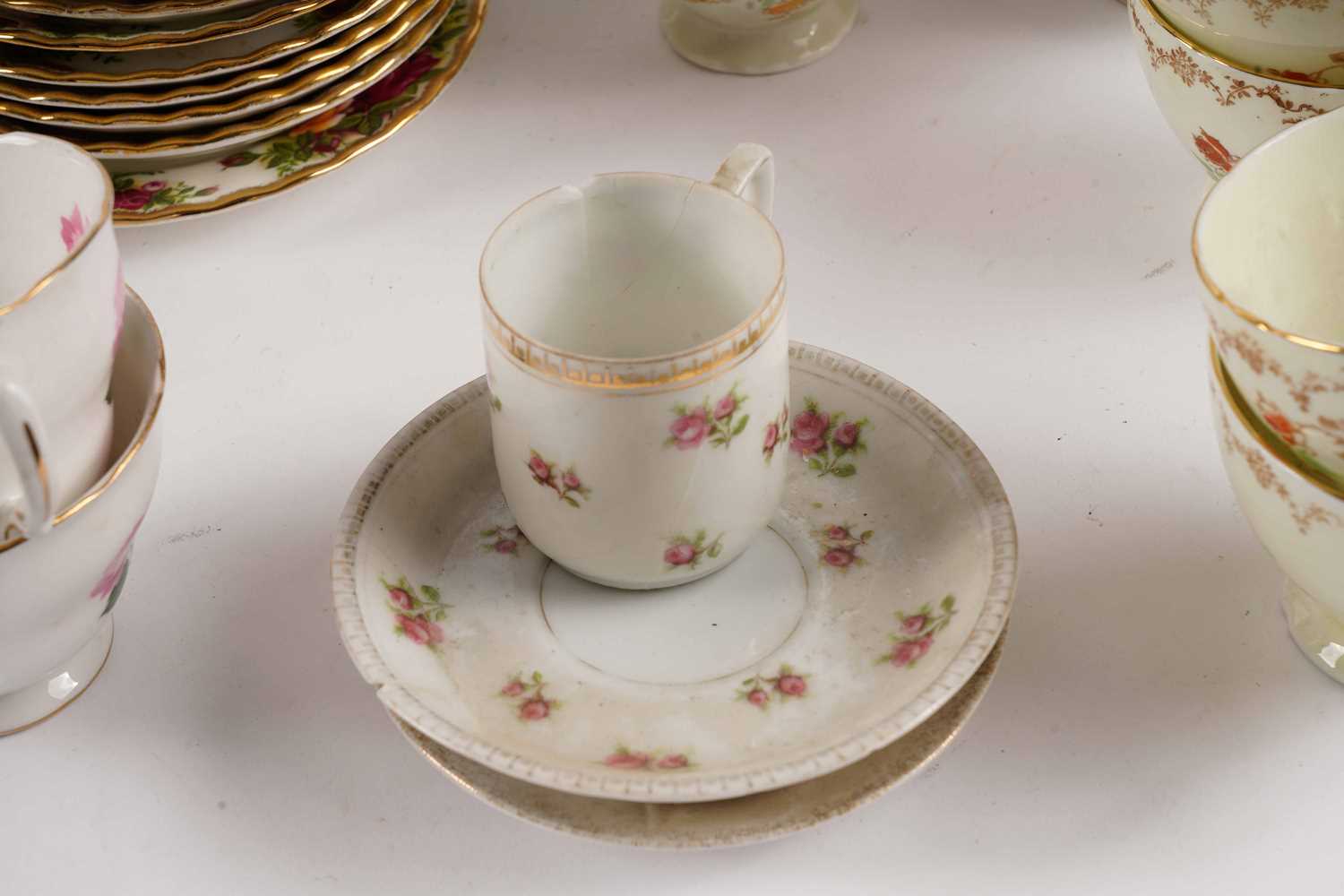 A collection of ceramics by Royal Albert and others - Image 5 of 6