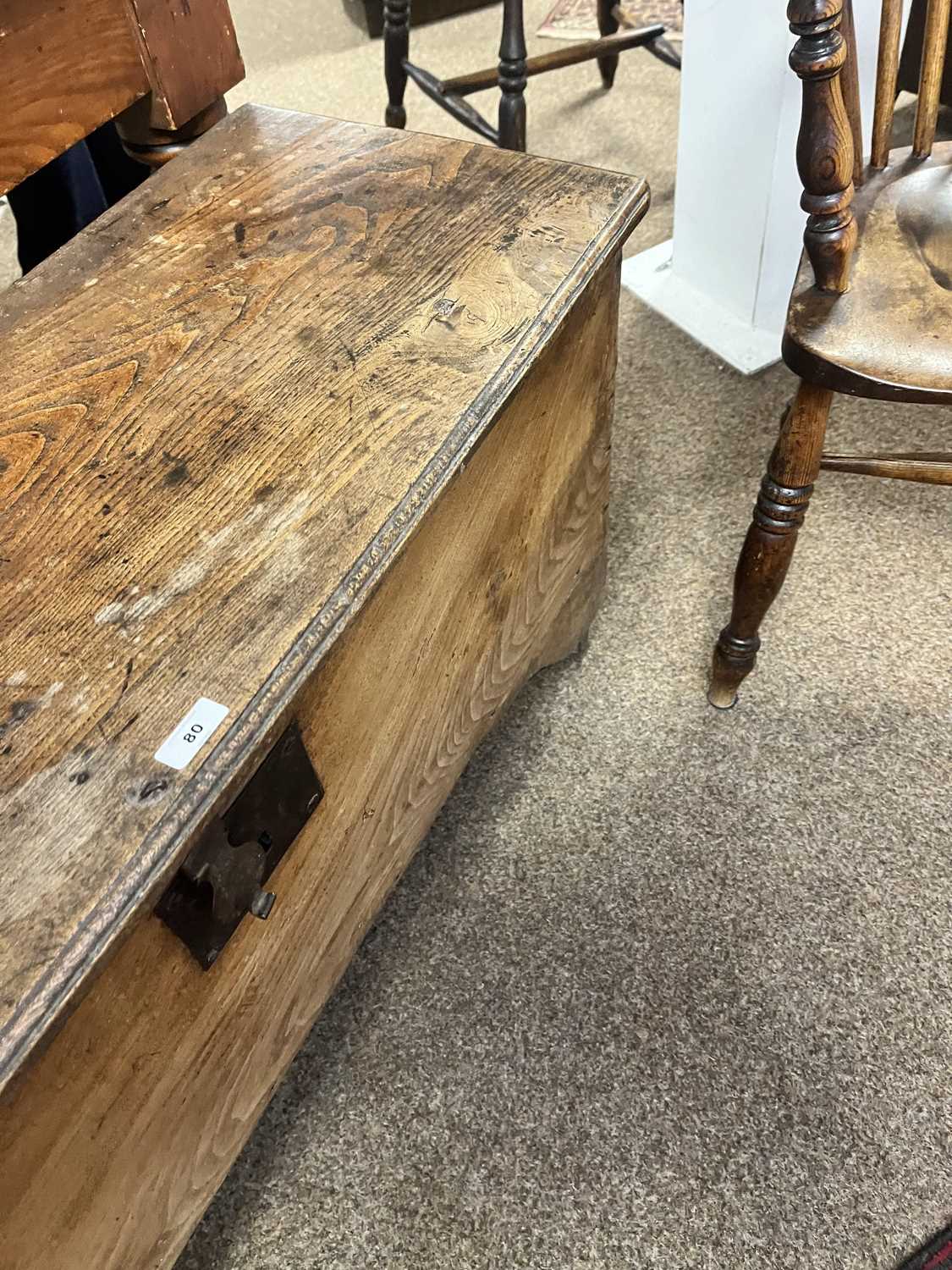 An early 18th Century oak six-plank coffer - Image 14 of 14