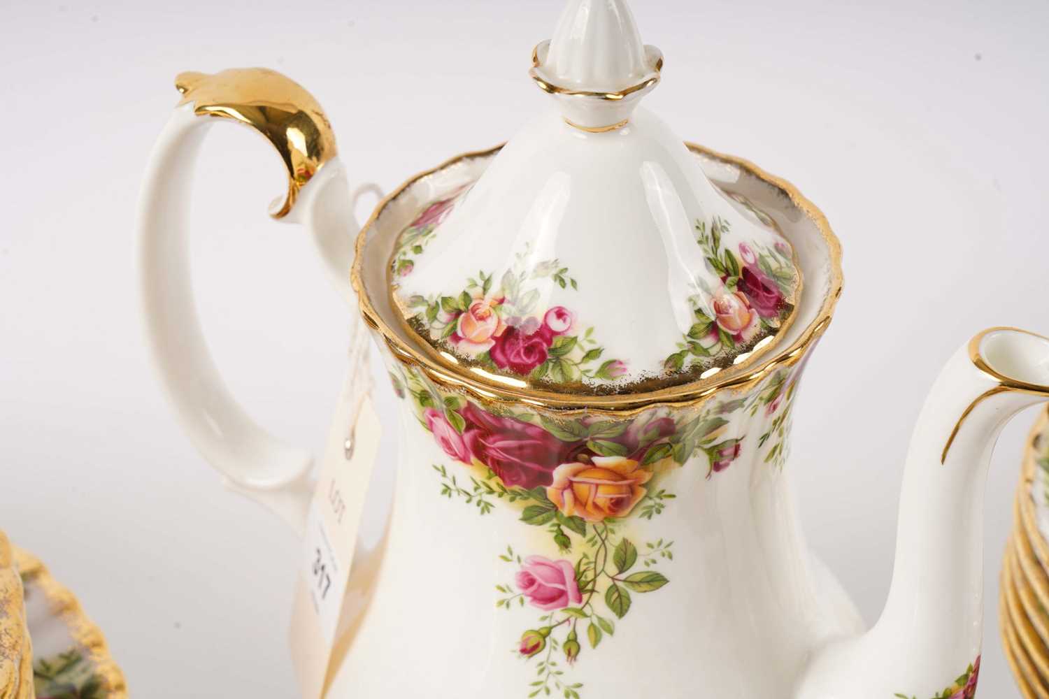 A Royal Albert ‘Old Country Roses’ pattern part tea and dinner service - Image 7 of 8