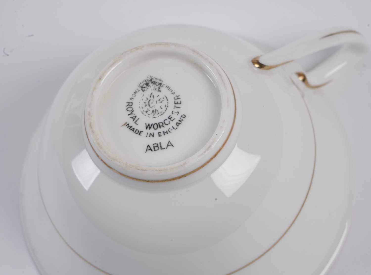 A Royal Worcester ‘Abla’ pattern tea service - Image 3 of 7