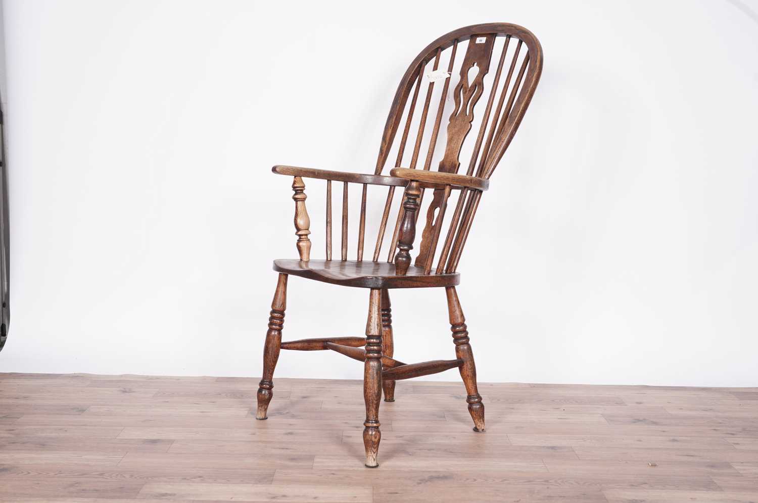 A 19th Century oak, ash and fruitwood Windsor chair - Image 2 of 5
