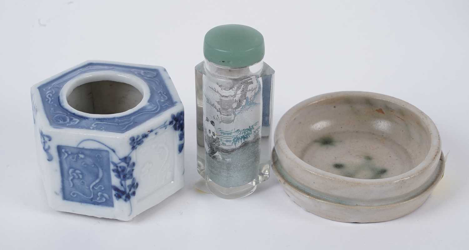 A selection of Chinese blue and white ceramics - Image 2 of 4