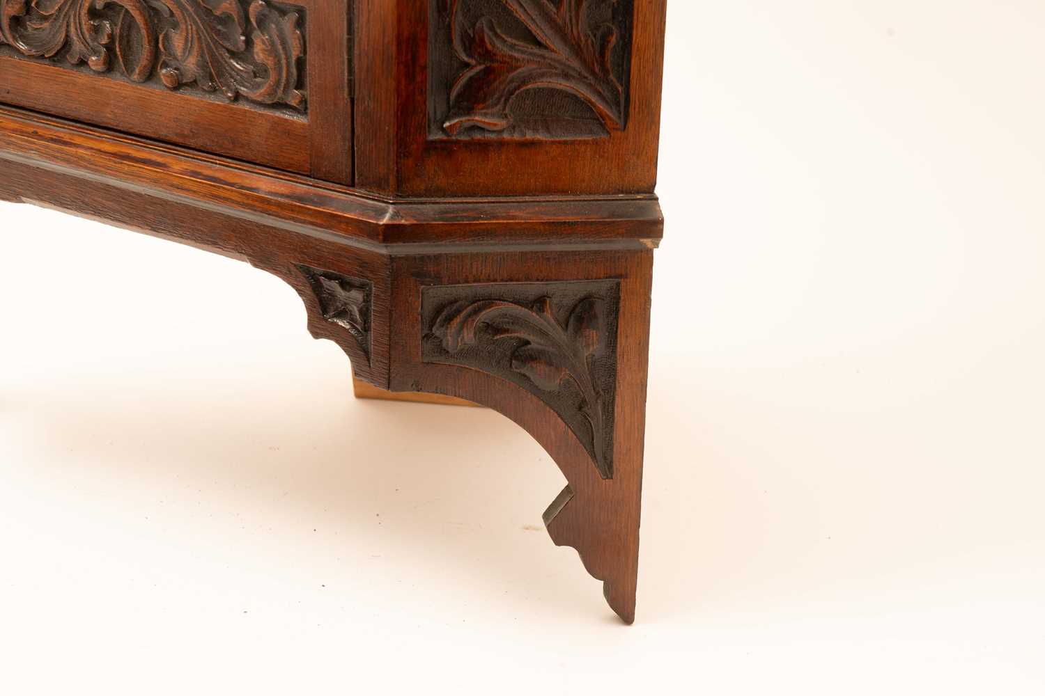 A Victorian carved oak corner cabinet - Image 5 of 5