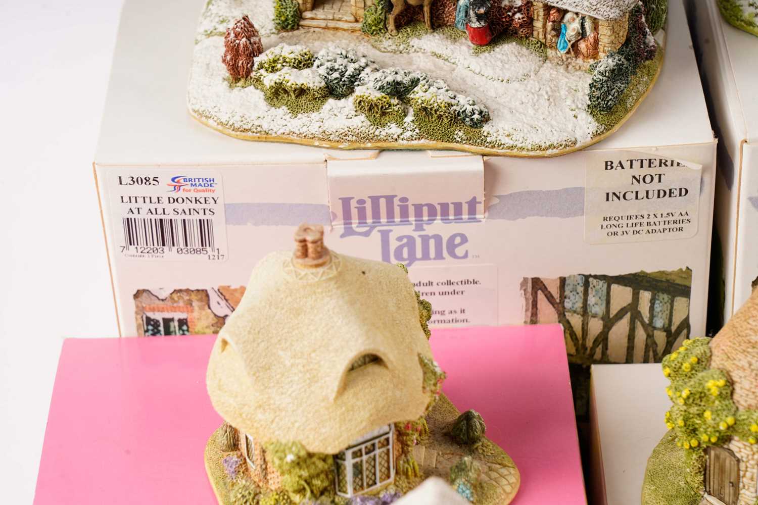 A collection of Lilliput Lane models - Image 7 of 25