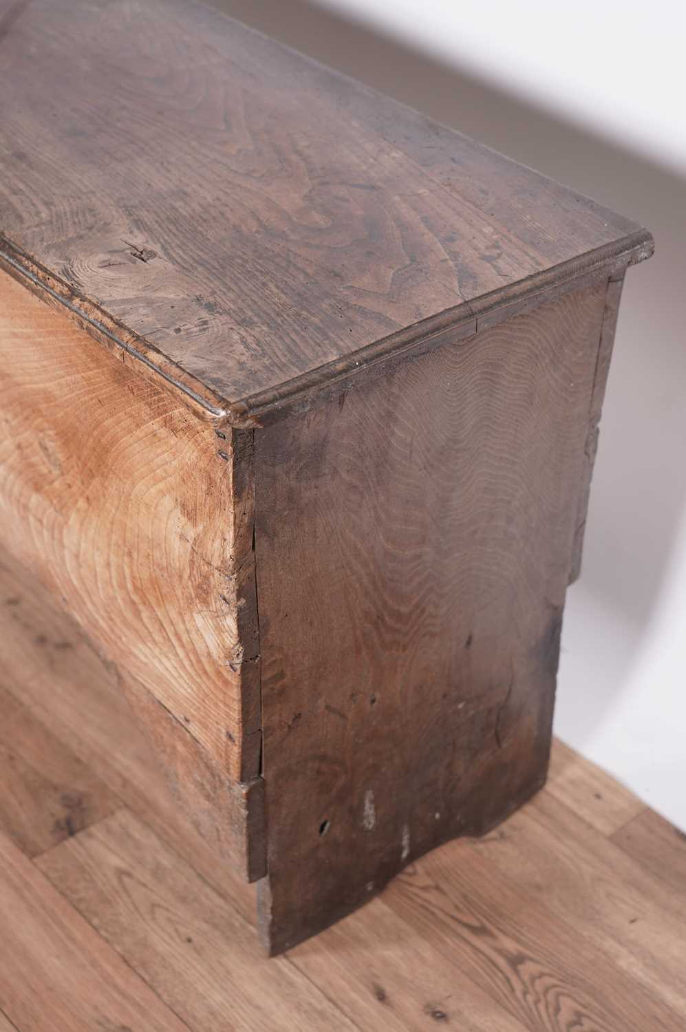 An early 18th Century oak six-plank coffer - Image 5 of 14