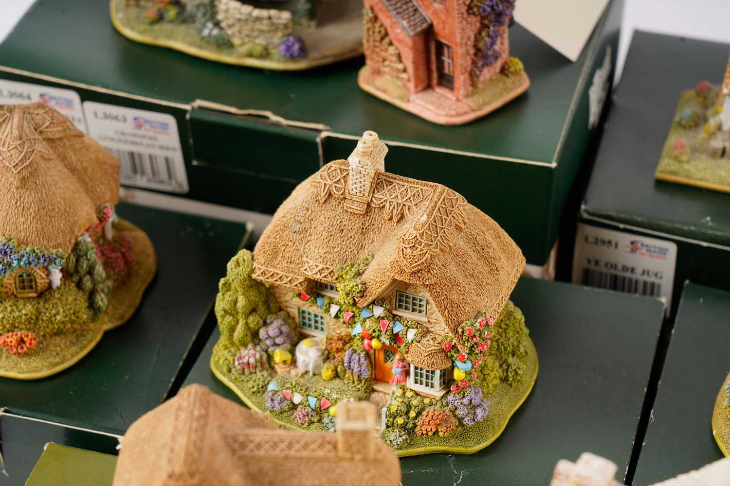 A collection of Lilliput Lane models - Image 4 of 21