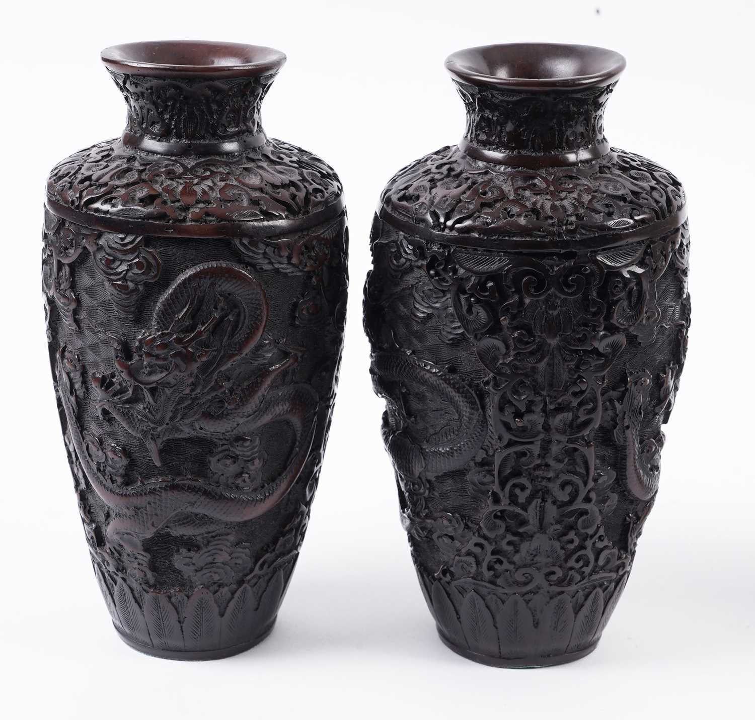 A Chinese ceramic pillow and two lacquered vases - Image 2 of 7