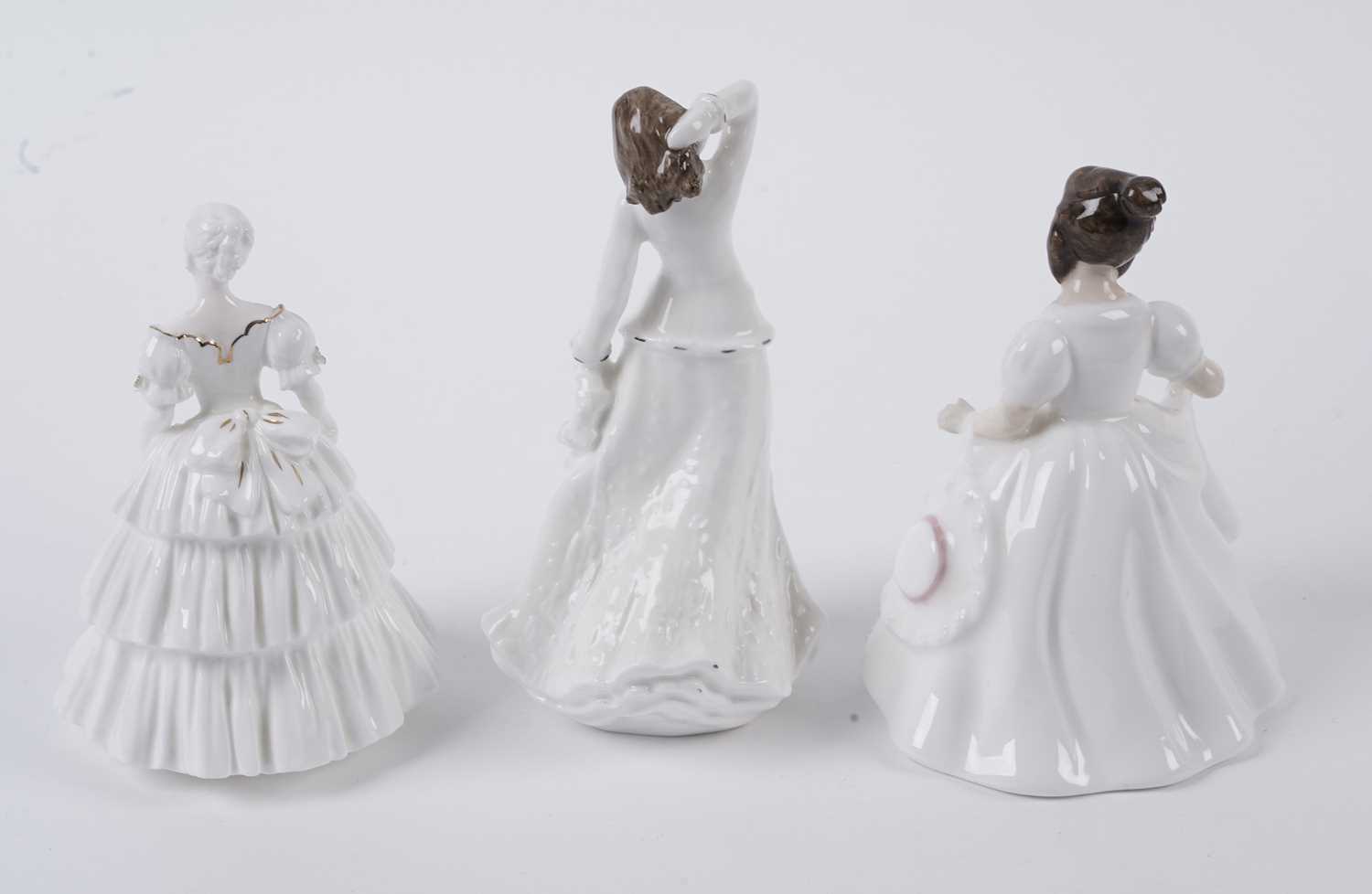 A collection of Royal Doulton ceramic figures of ladies - Image 10 of 12