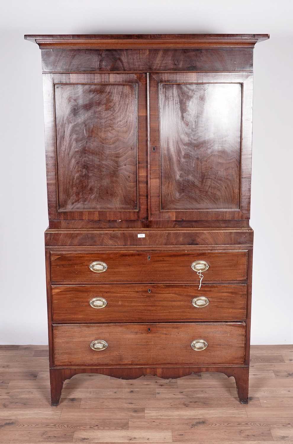 A 19th Century mahogany linen press - Image 2 of 4