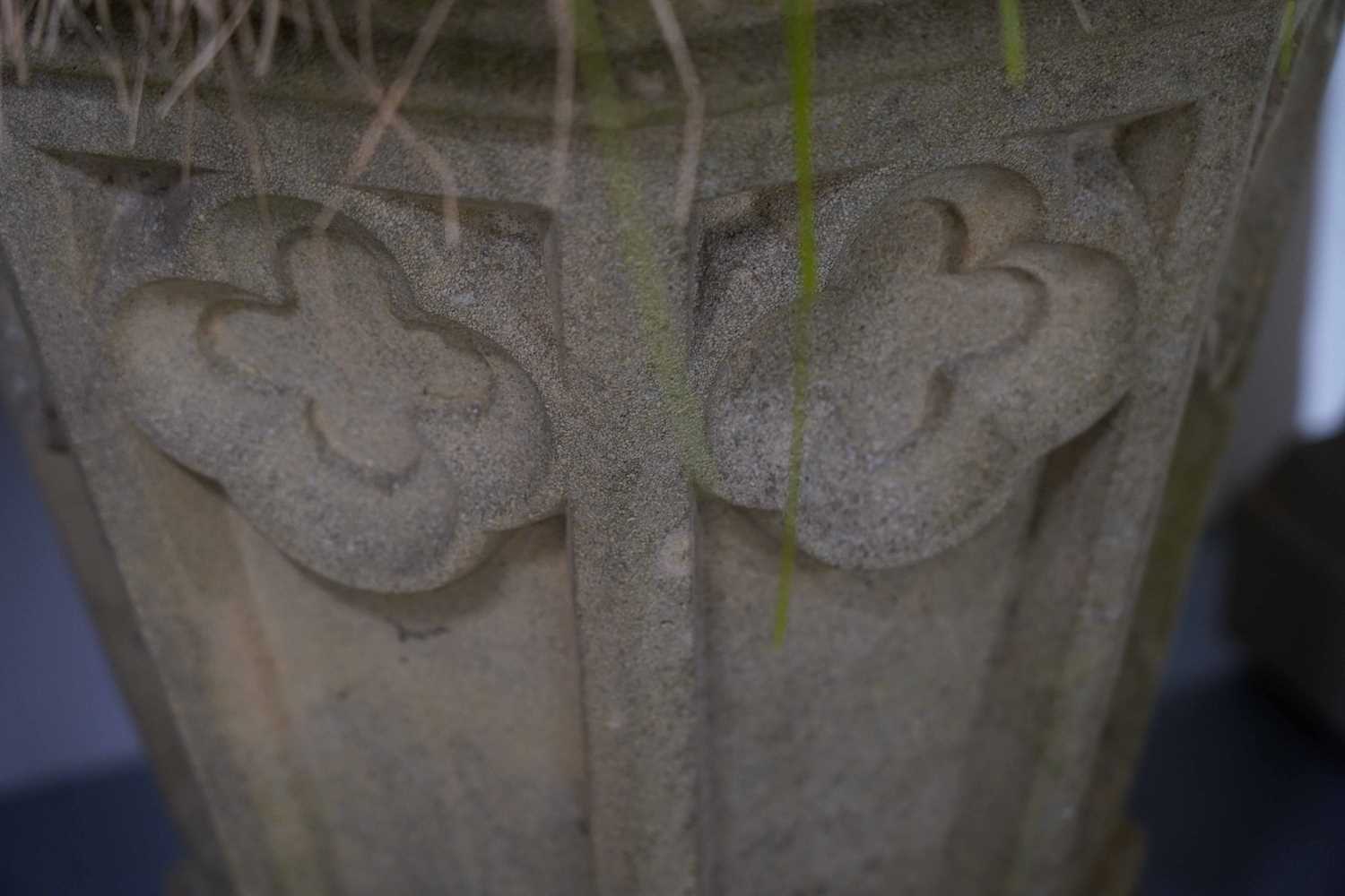 A decorative trio of octagonal stone composite planters - Bild 2 aus 4